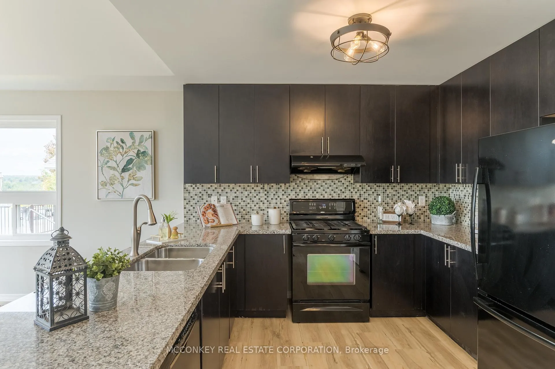 Photo 8 of 1563 Scollard Crescent, Peterborough, Ashburnham Ward 4 — HOMEH