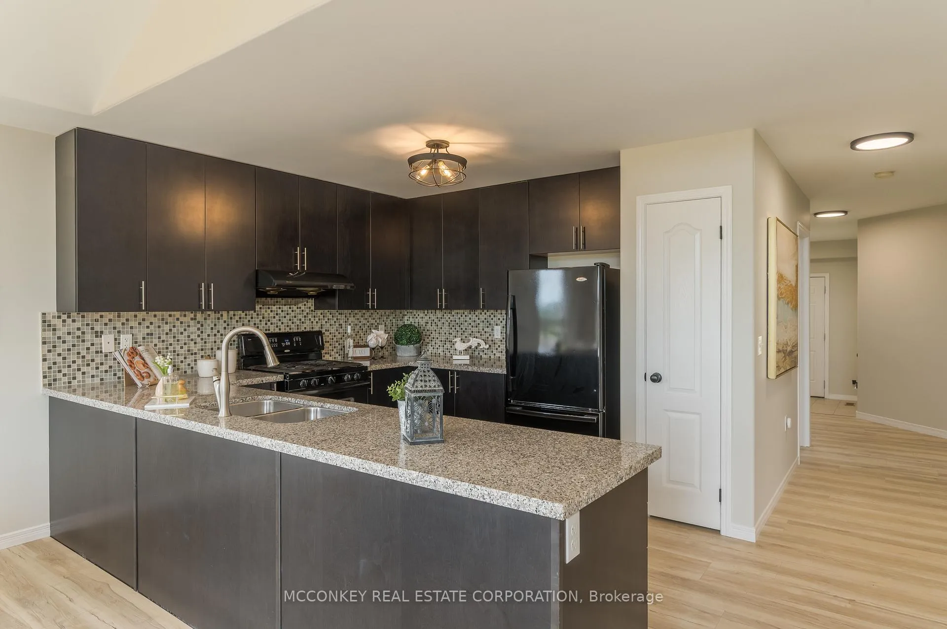 Photo 9 of 1563 Scollard Crescent, Peterborough, Ashburnham Ward 4 — HOMEH