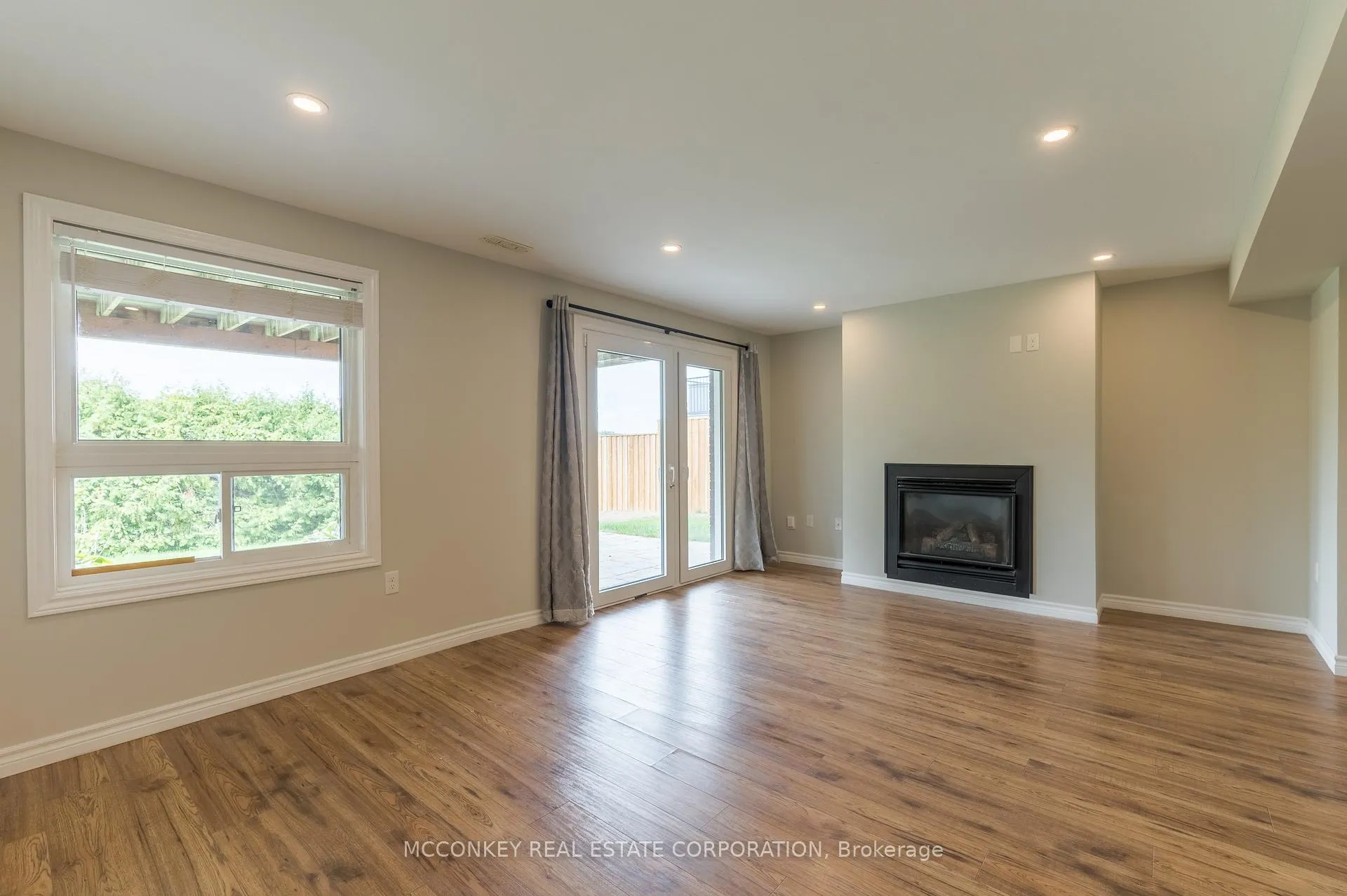 Photo 29 of 1563 Scollard Crescent, Peterborough, Ashburnham Ward 4 — HOMEH