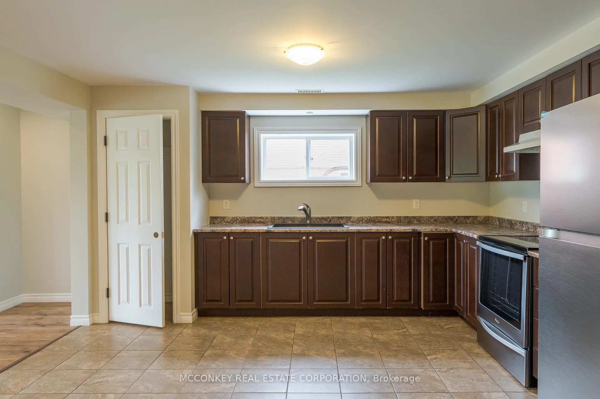 Photo 31 of 1563 Scollard Crescent, Peterborough, Ashburnham Ward 4 — HOMEH