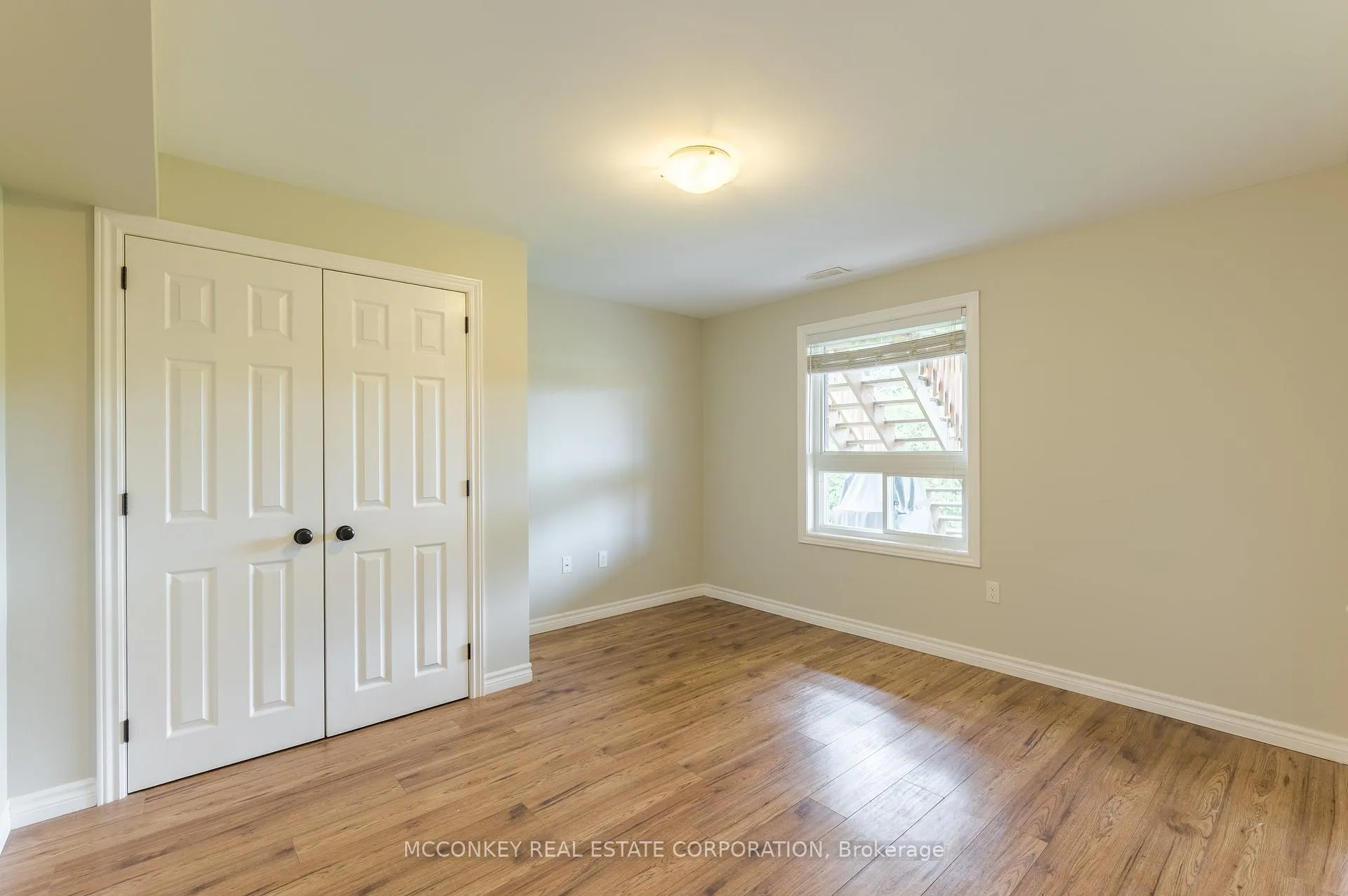Photo 33 of 1563 Scollard Crescent, Peterborough, Ashburnham Ward 4 — HOMEH