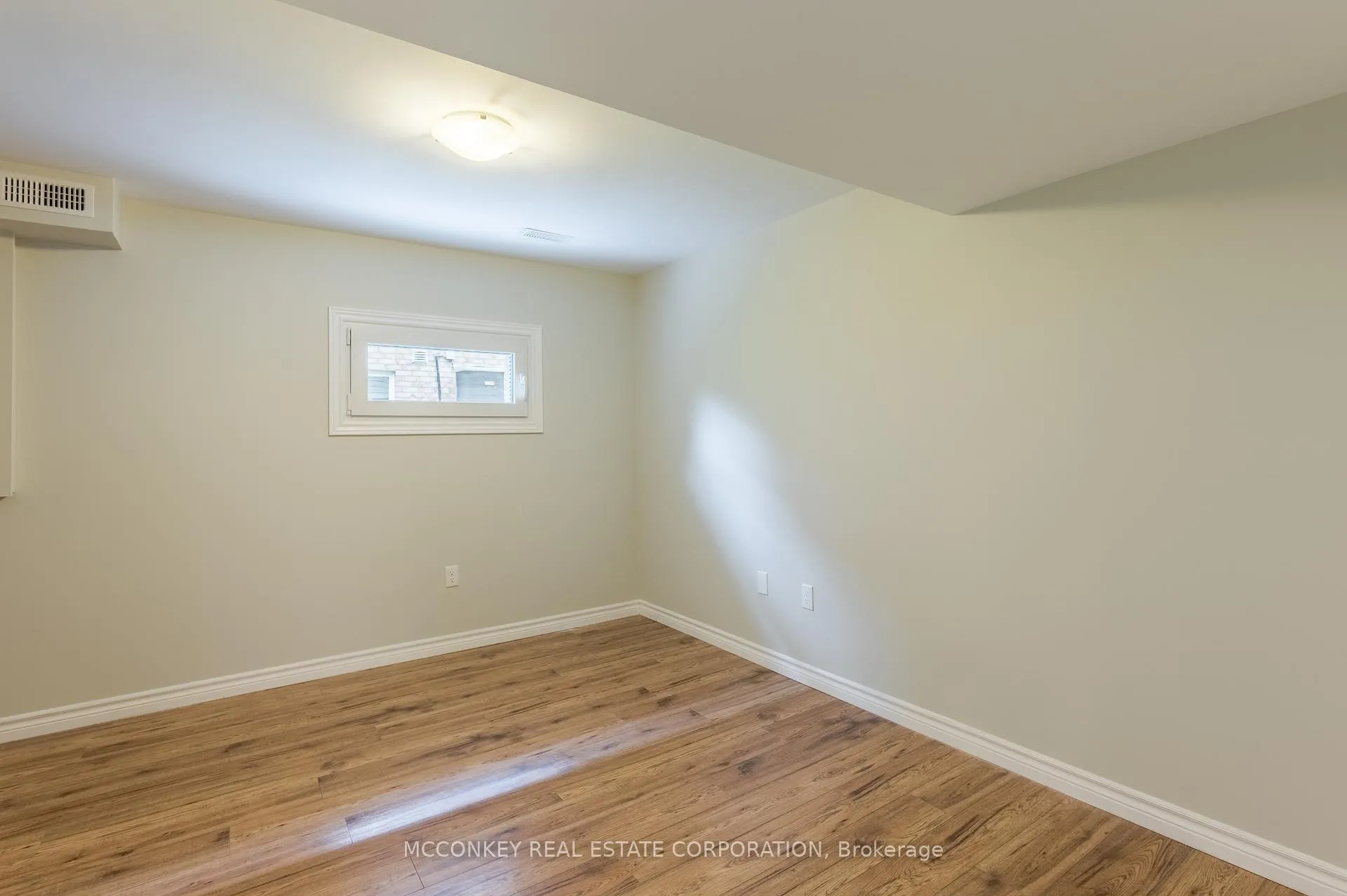 Photo 34 of 1563 Scollard Crescent, Peterborough, Ashburnham Ward 4 — HOMEH