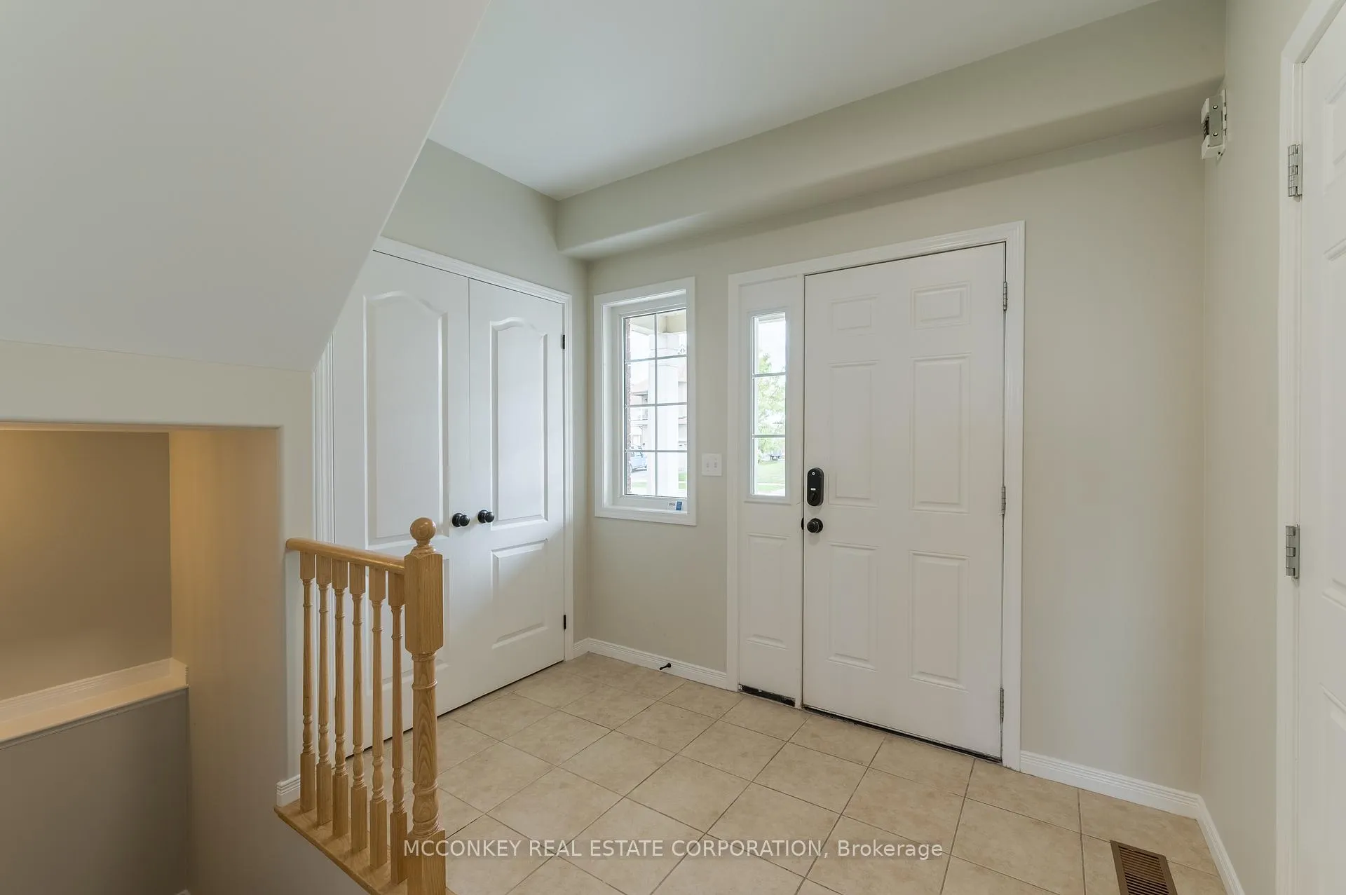 Photo 40 of 1563 Scollard Crescent, Peterborough, Ashburnham Ward 4 — HOMEH