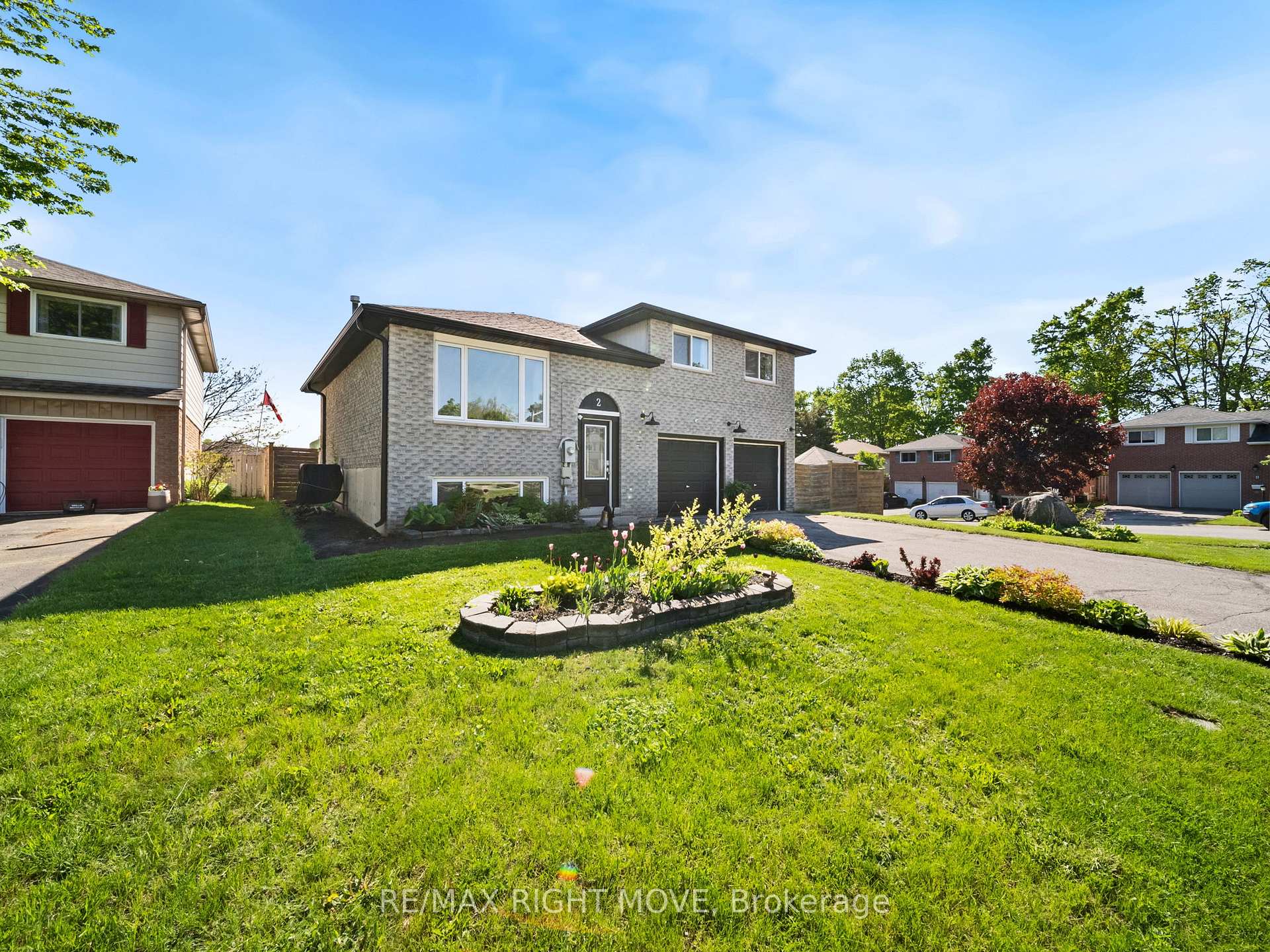 Photo 2 of 2 Chestnut Place, Orillia — HOMEH