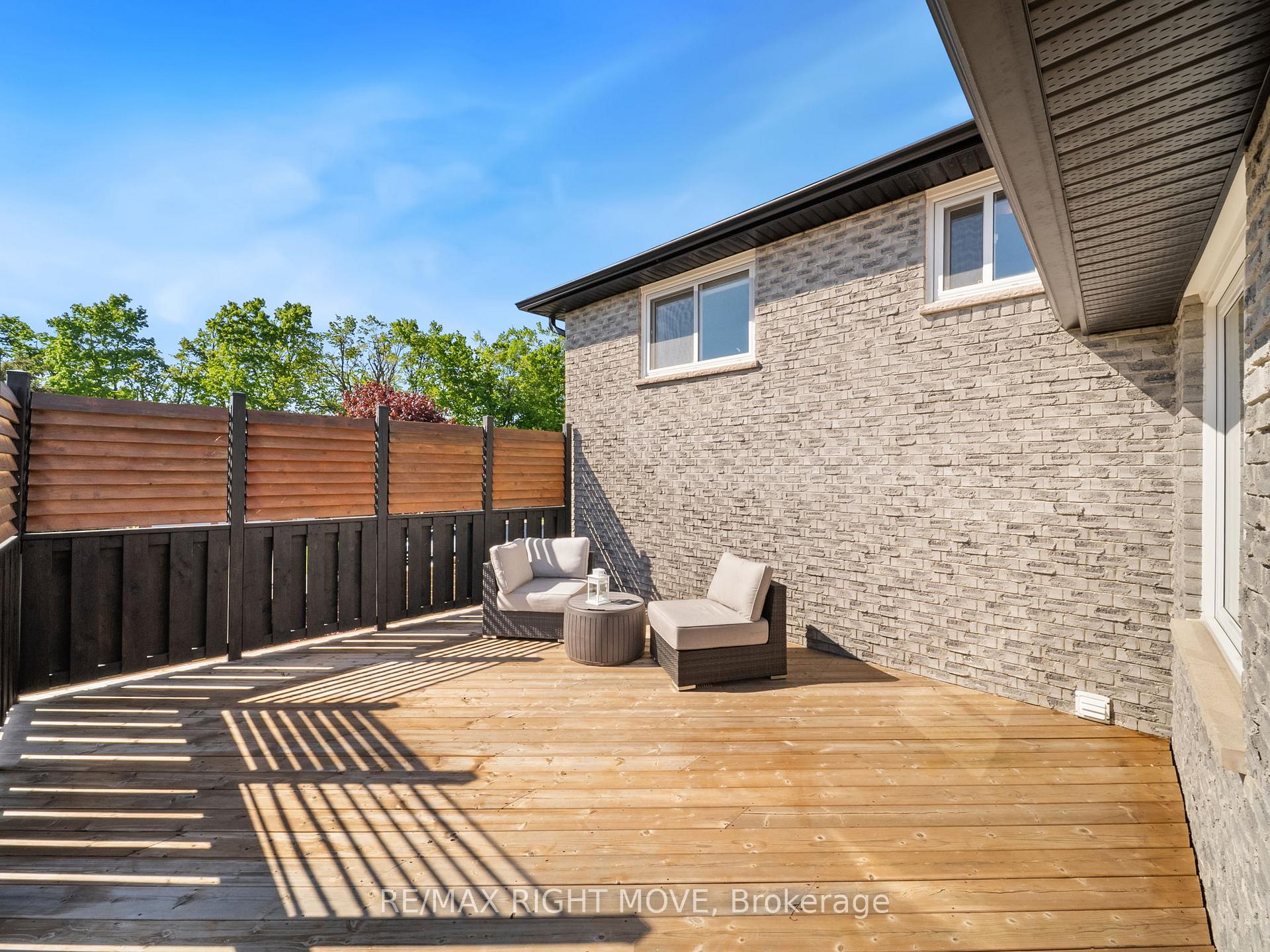 Photo 18 of 2 Chestnut Place, Orillia — HOMEH