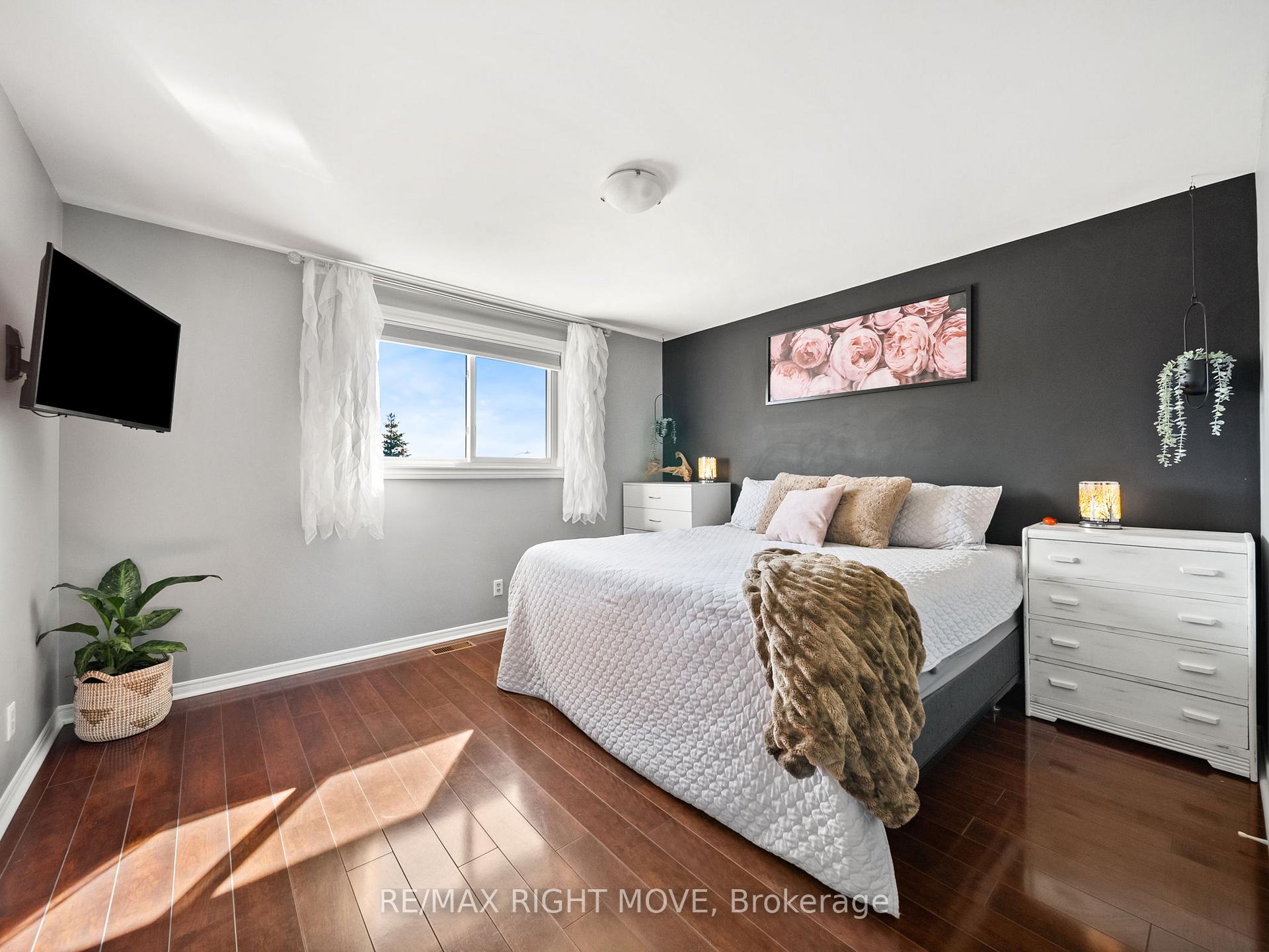 Photo 28 of 2 Chestnut Place, Orillia — HOMEH