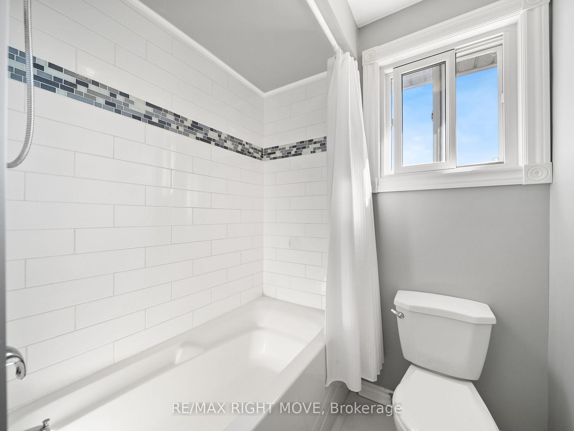 Photo 32 of 2 Chestnut Place, Orillia — HOMEH