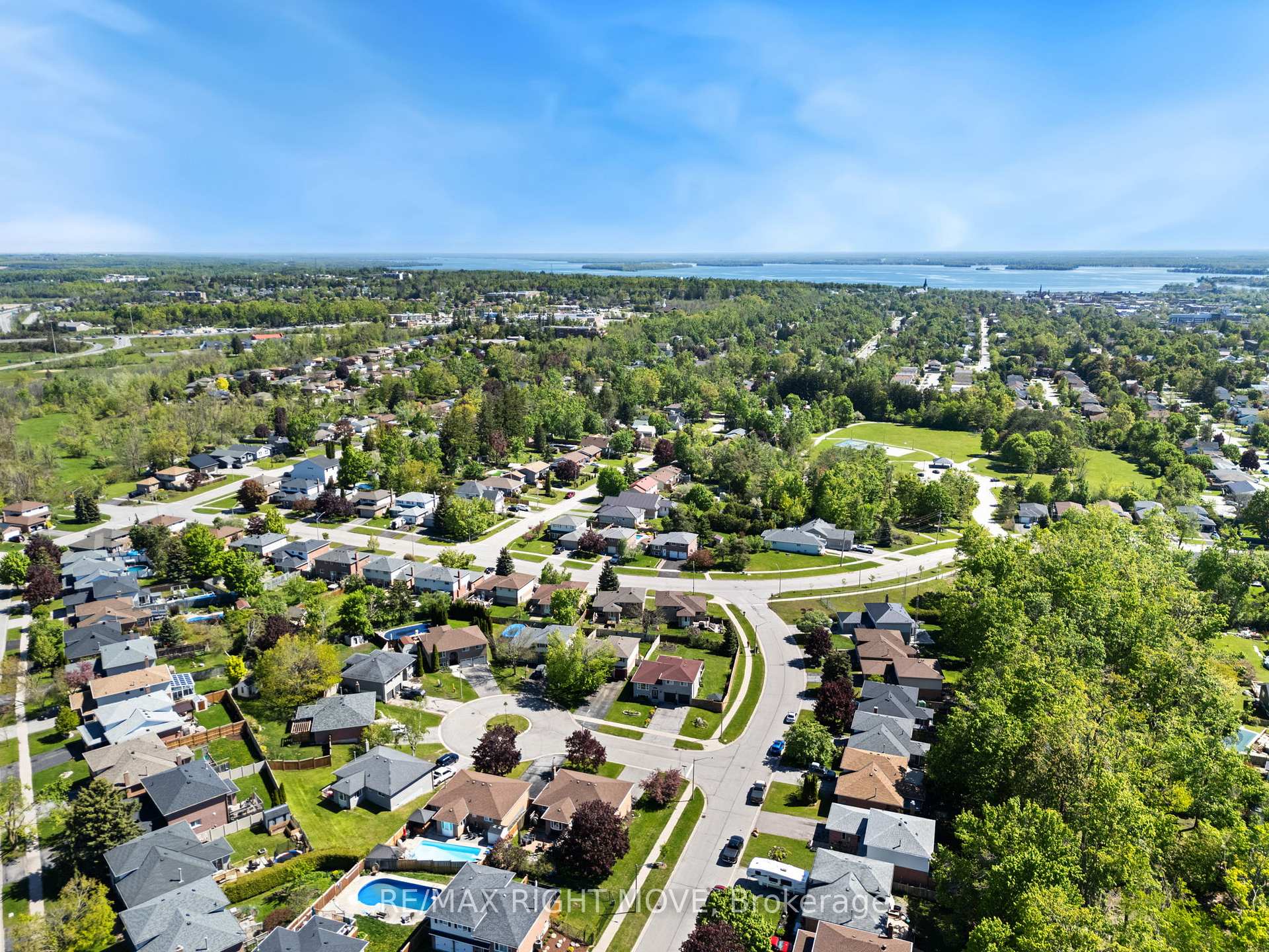 Photo 43 of 2 Chestnut Place, Orillia — HOMEH