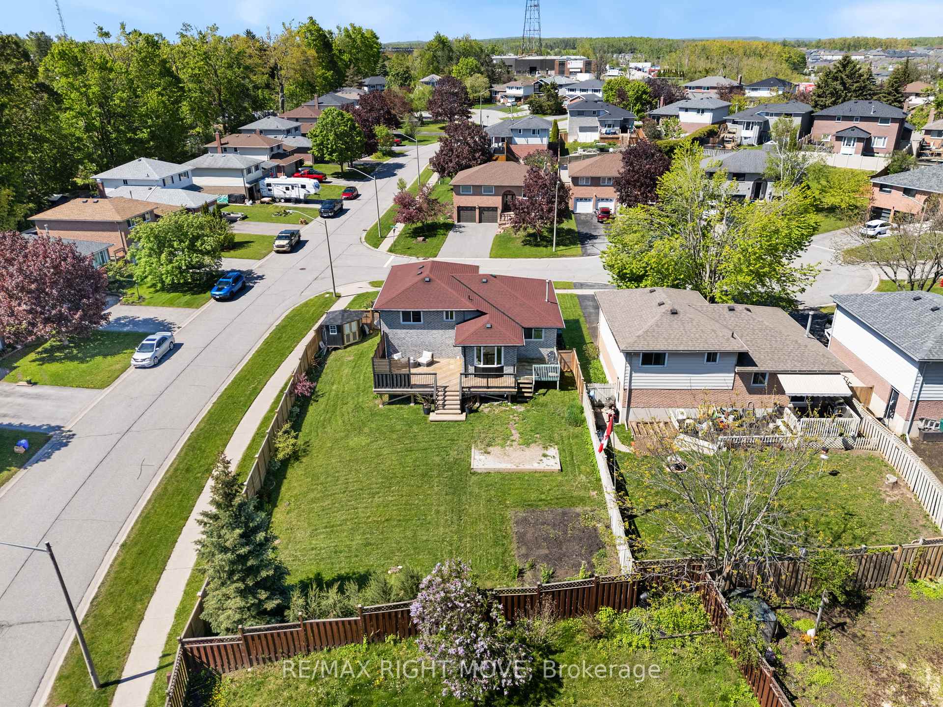 Photo 44 of 2 Chestnut Place, Orillia — HOMEH