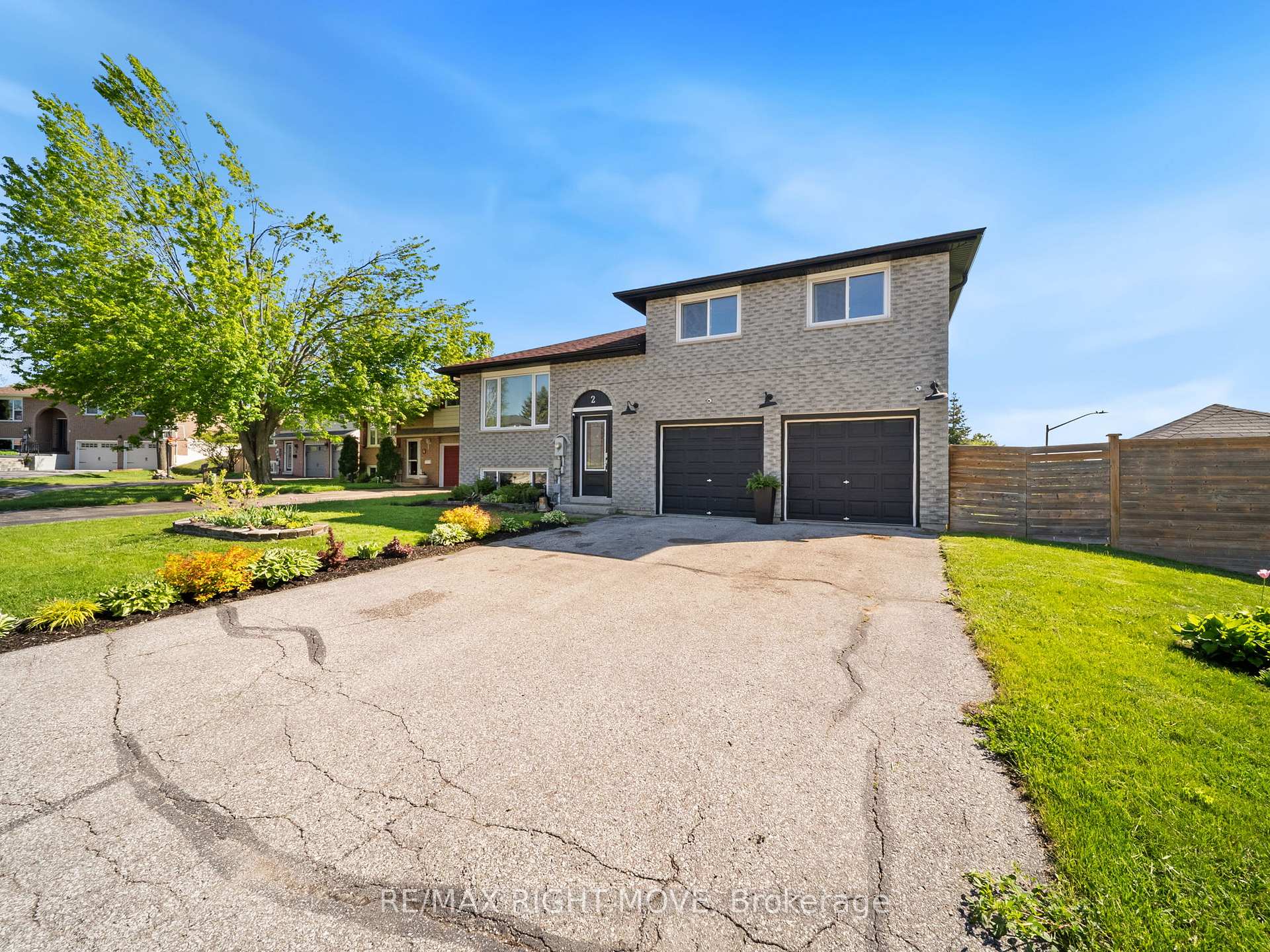 Photo 45 of 2 Chestnut Place, Orillia — HOMEH