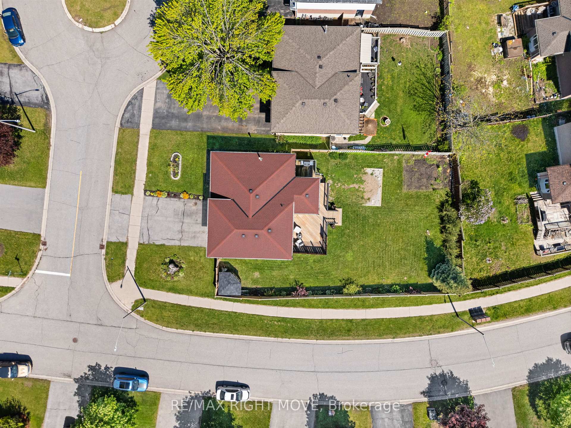 Photo 49 of 2 Chestnut Place, Orillia — HOMEH