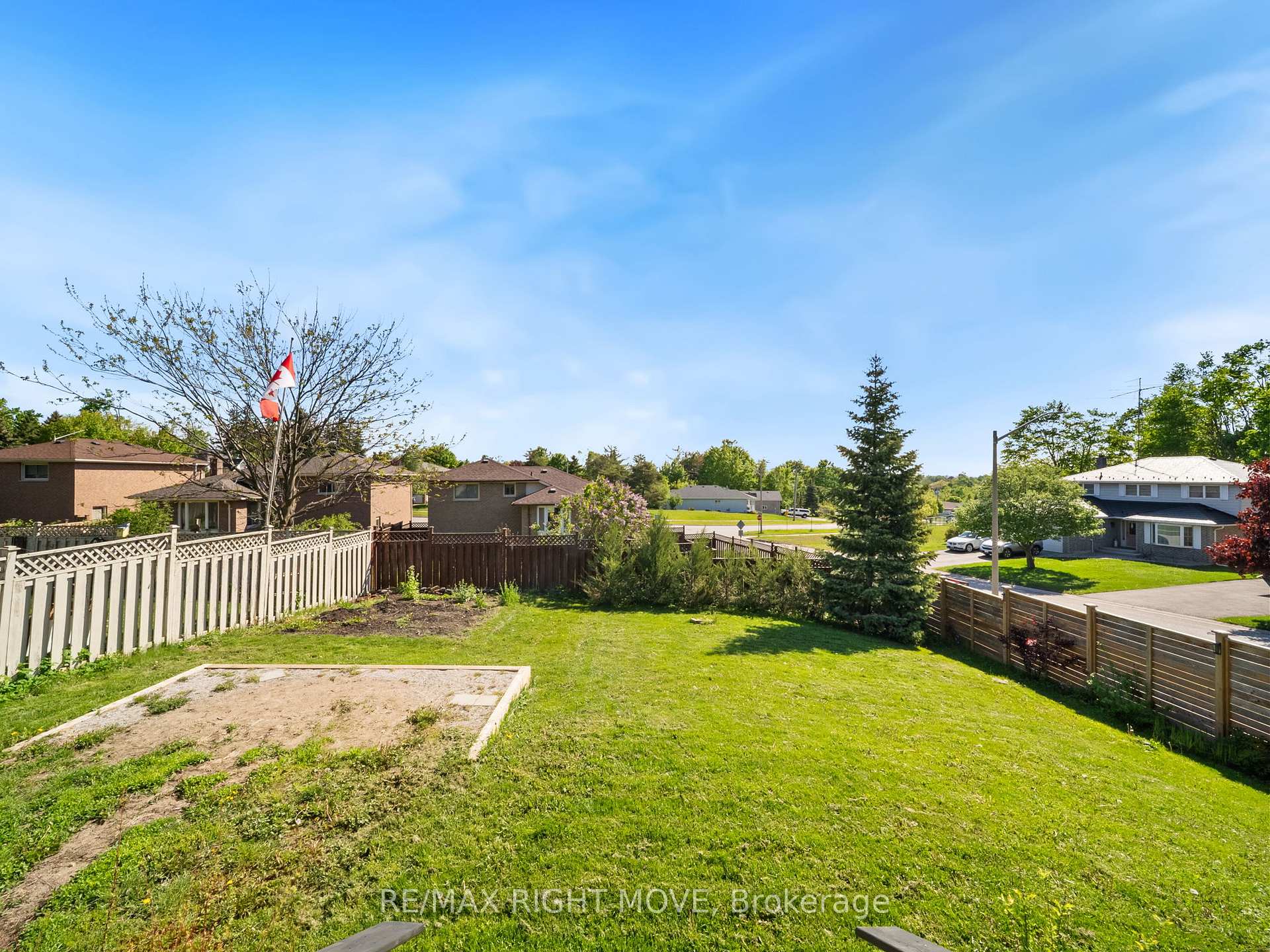 Photo 50 of 2 Chestnut Place, Orillia — HOMEH