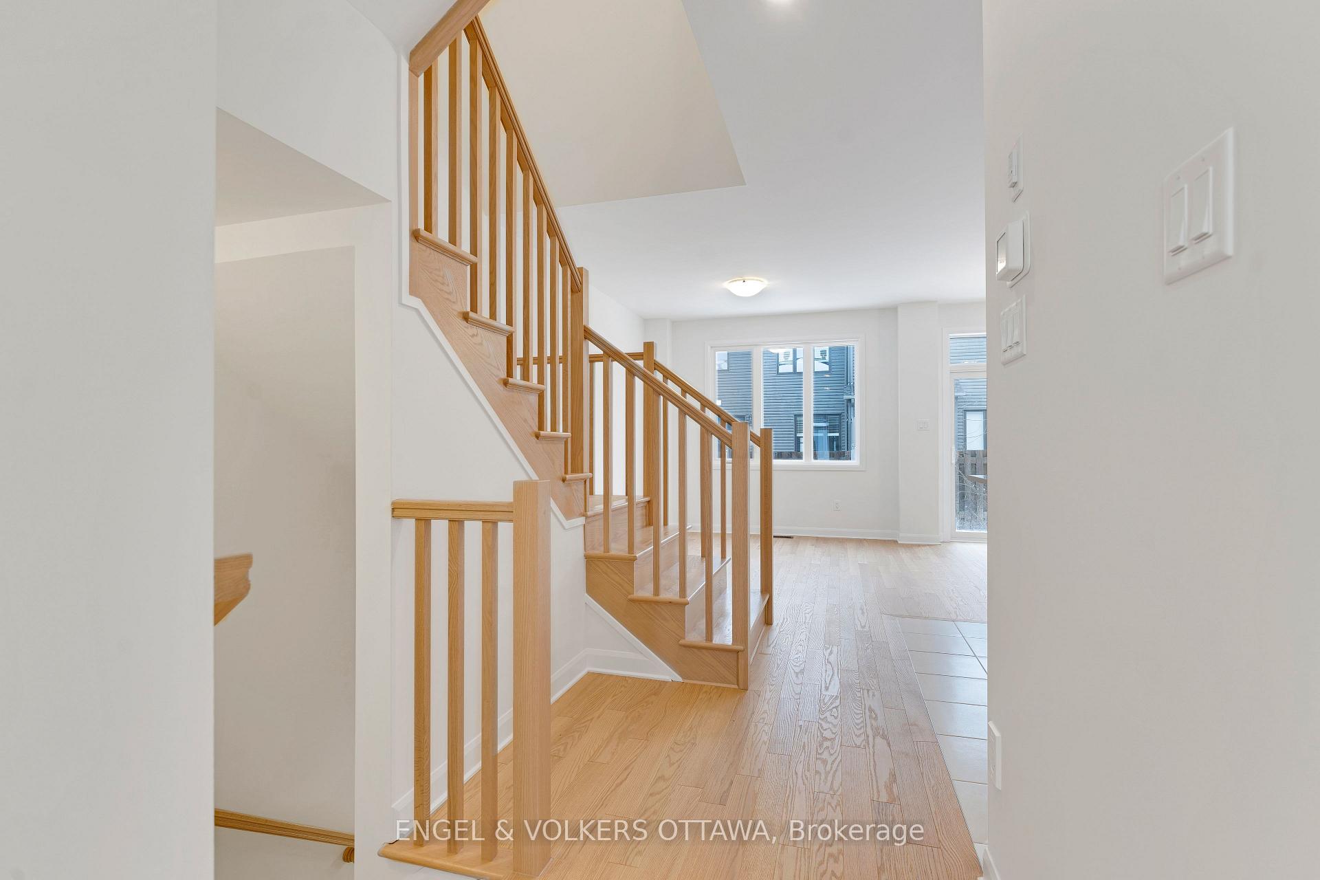 Photo 5 of 311 Establish Avenue, Ottawa, Avalon West — HOMEH