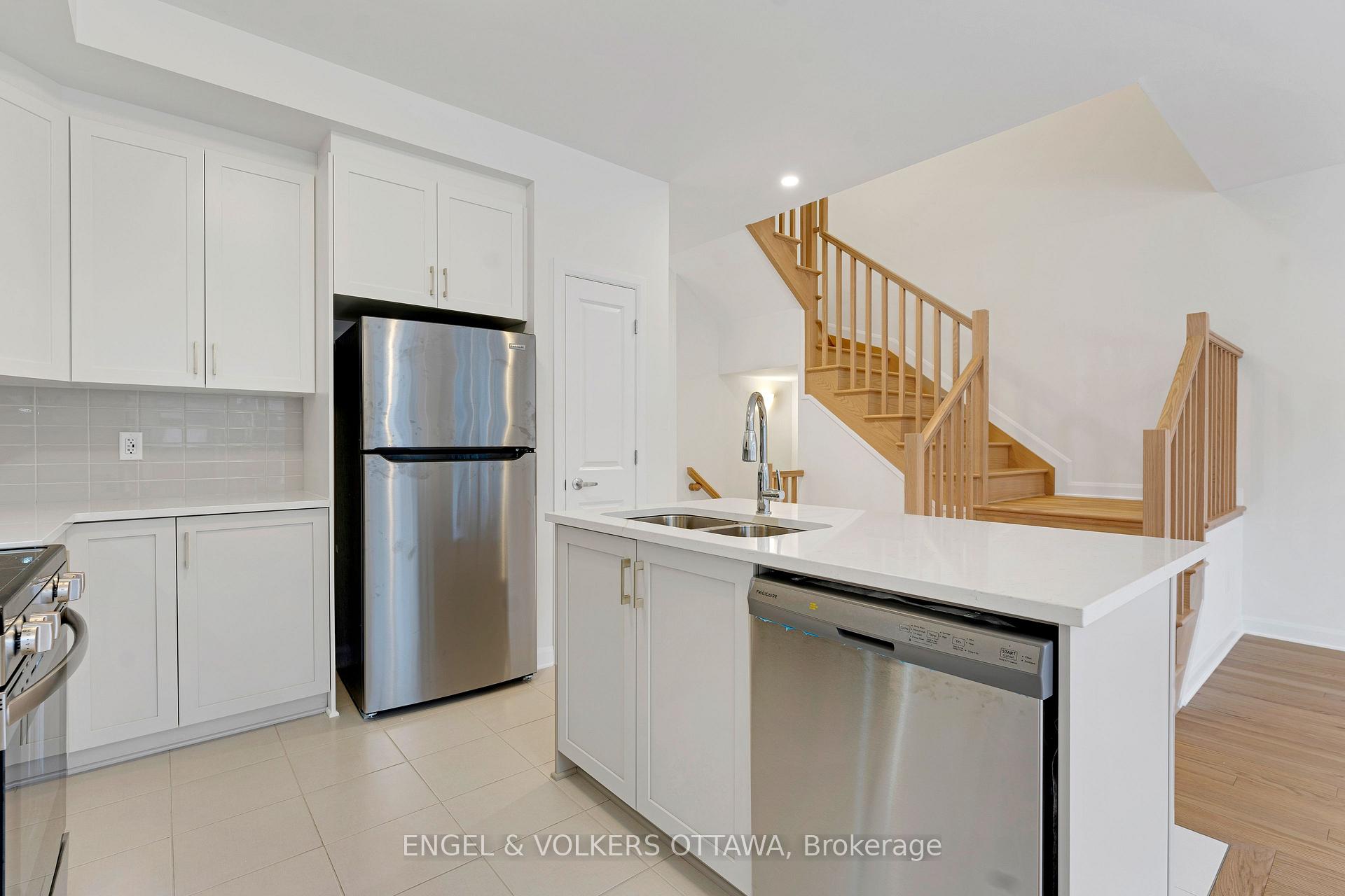 Photo 12 of 311 Establish Avenue, Ottawa, Avalon West — HOMEH