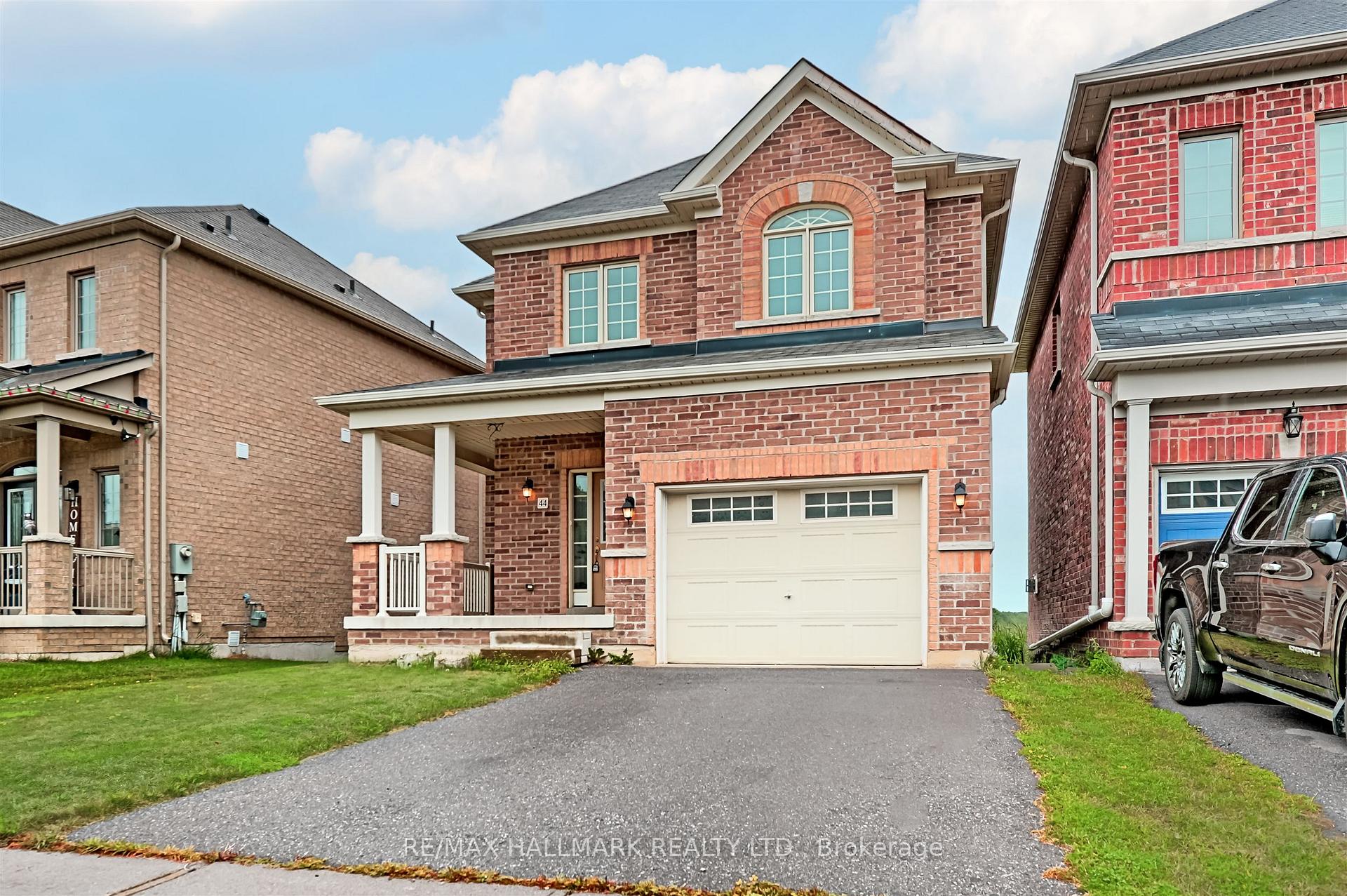 Photo 3 of 44 Strachan Trail, New Tecumseth, Rural New Tecumseth — HOMEH