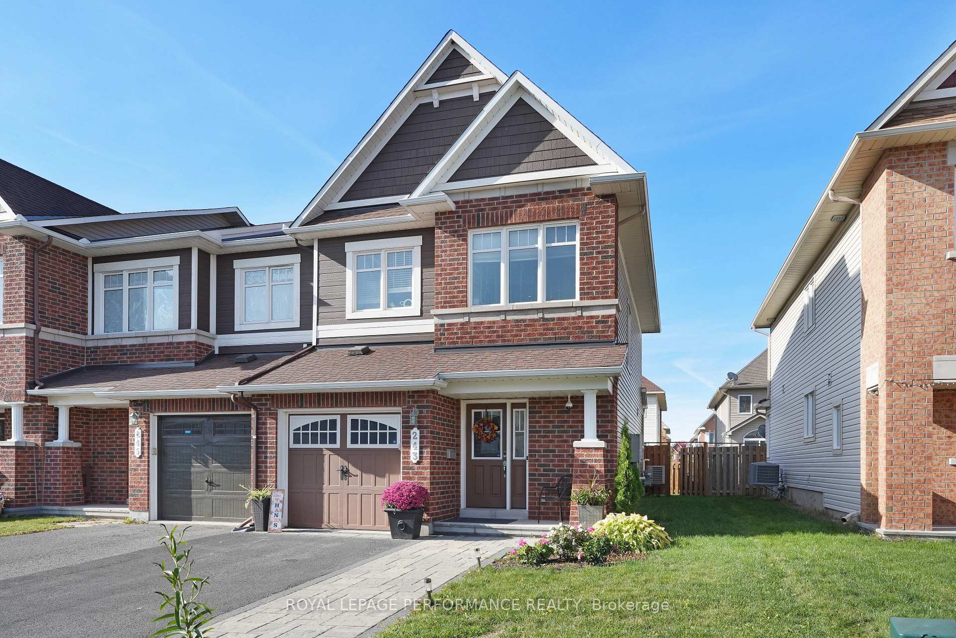 Photo 3 of 243 Silvermoon Crescent, Ottawa, Avalon East — HOMEH