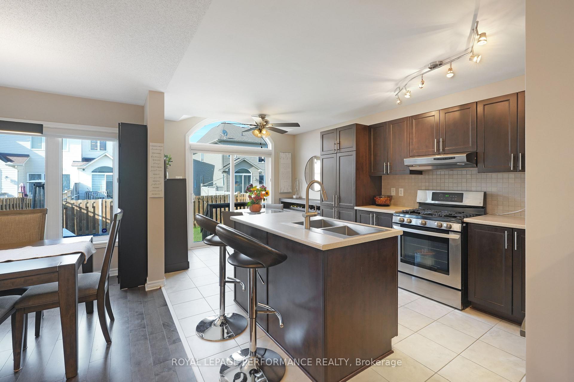 Photo 15 of 243 Silvermoon Crescent, Ottawa, Avalon East — HOMEH