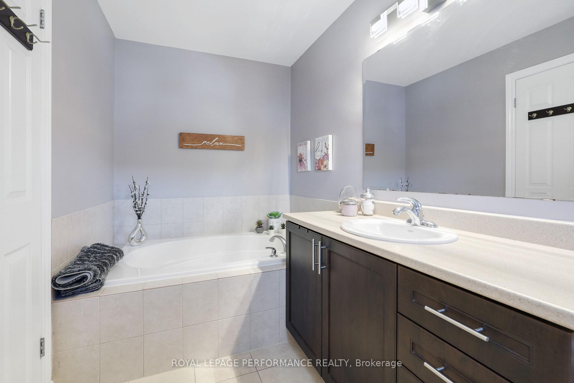 Photo 26 of 243 Silvermoon Crescent, Ottawa, Avalon East — HOMEH