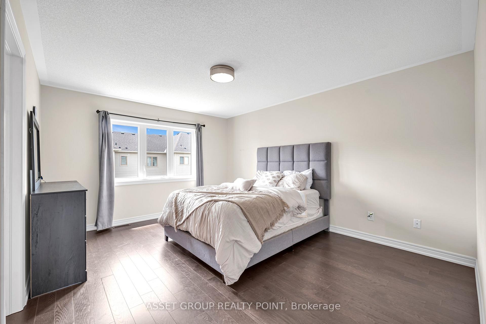 Photo 32 of 58 Clifford Crescent, New Tecumseth, Tottenham — HOMEH