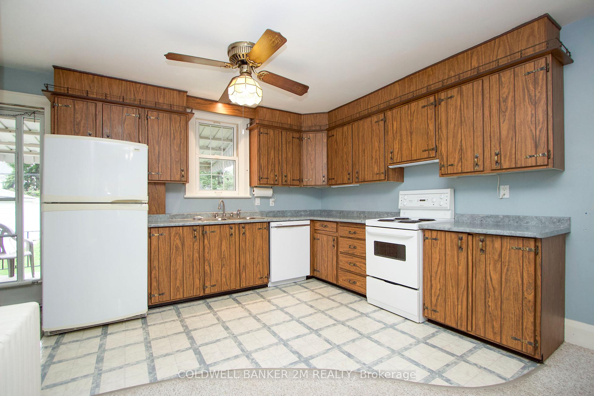 Photo 3 of 114 Lauder Road, Oshawa, O'Neill — HOMEH