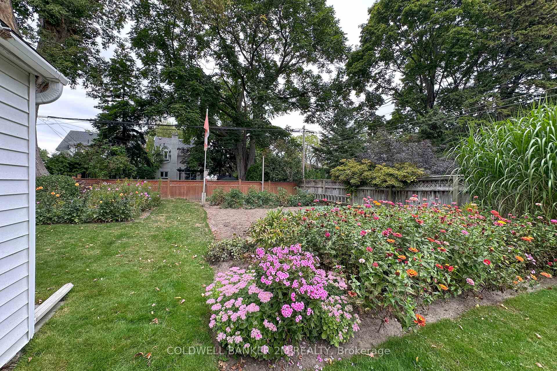 Photo 17 of 114 Lauder Road, Oshawa, O'Neill — HOMEH