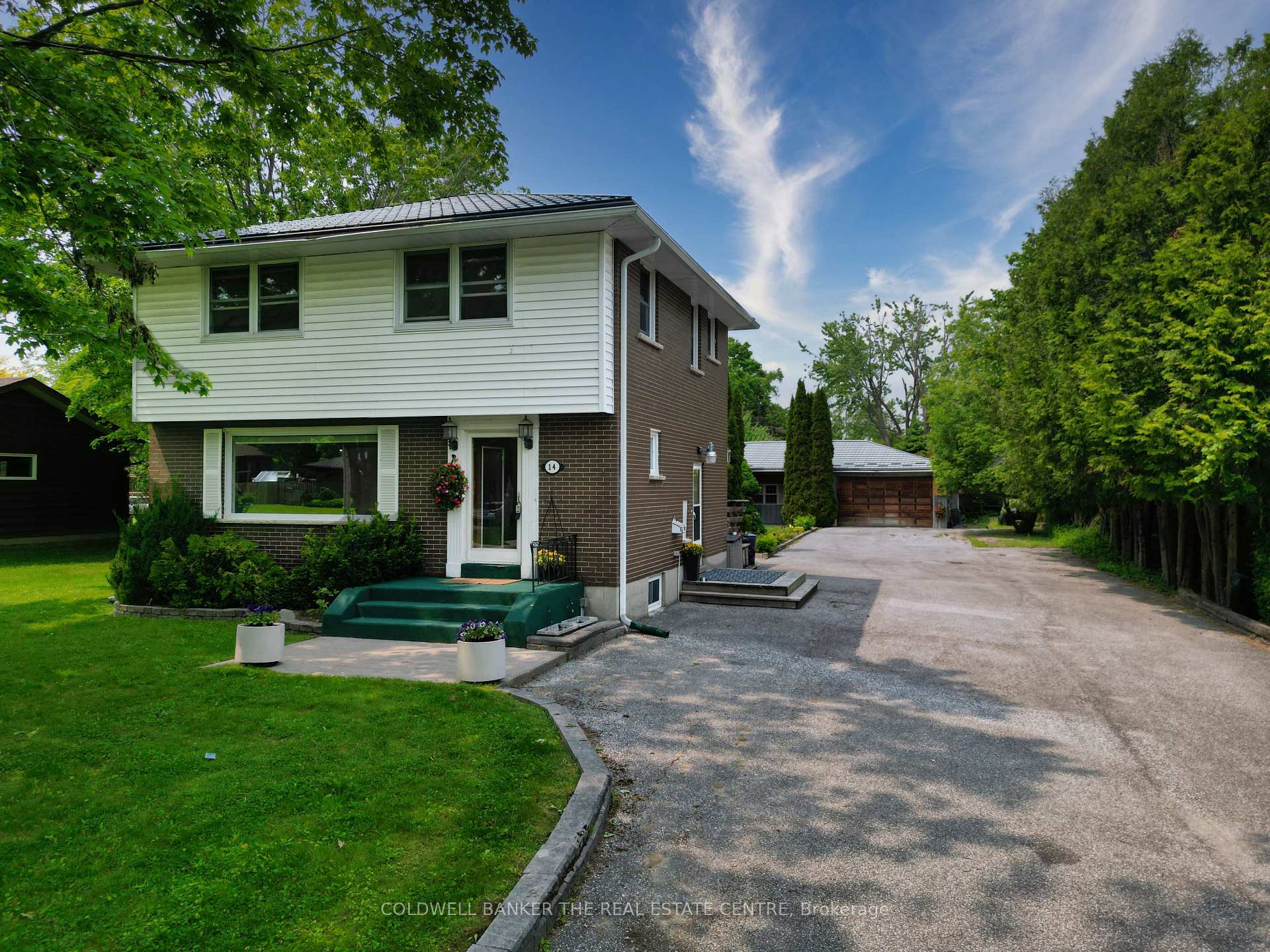 Photo 1 of 14 Francis Road, Orillia — HOMEH