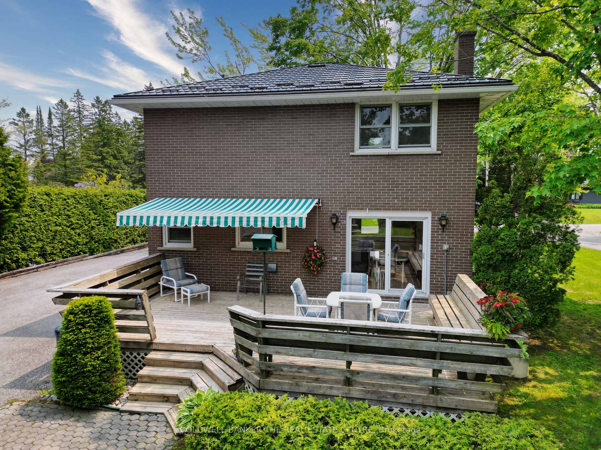 Photo 3 of 14 Francis Road, Orillia — HOMEH