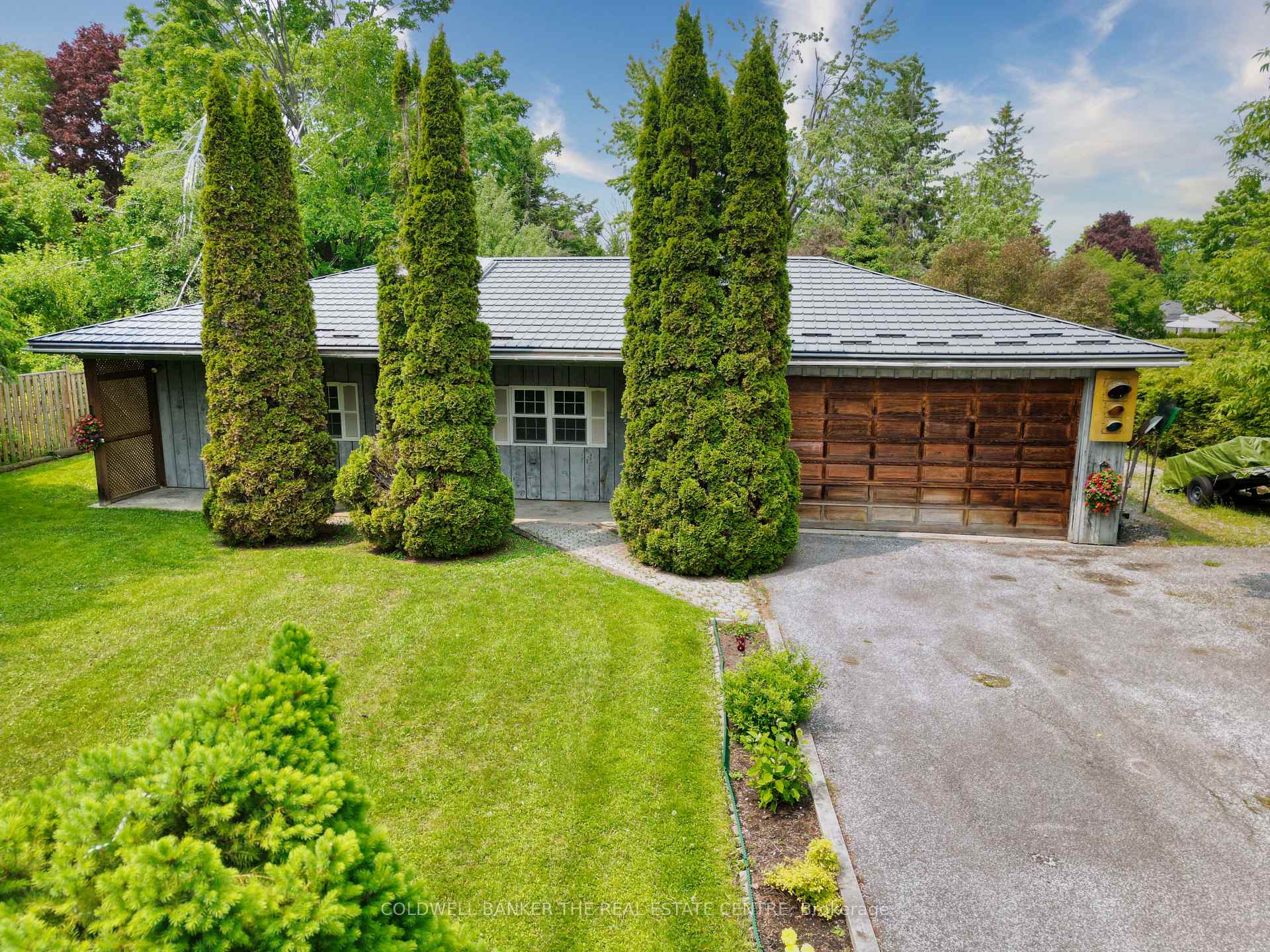 Photo 4 of 14 Francis Road, Orillia — HOMEH