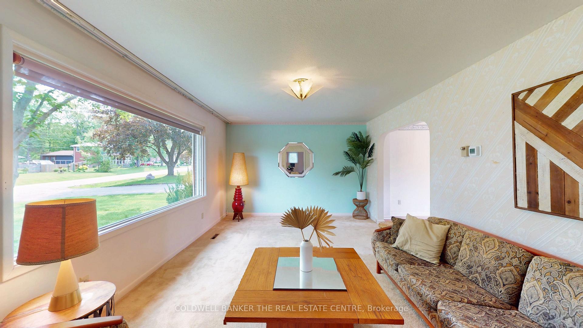 Photo 5 of 14 Francis Road, Orillia — HOMEH