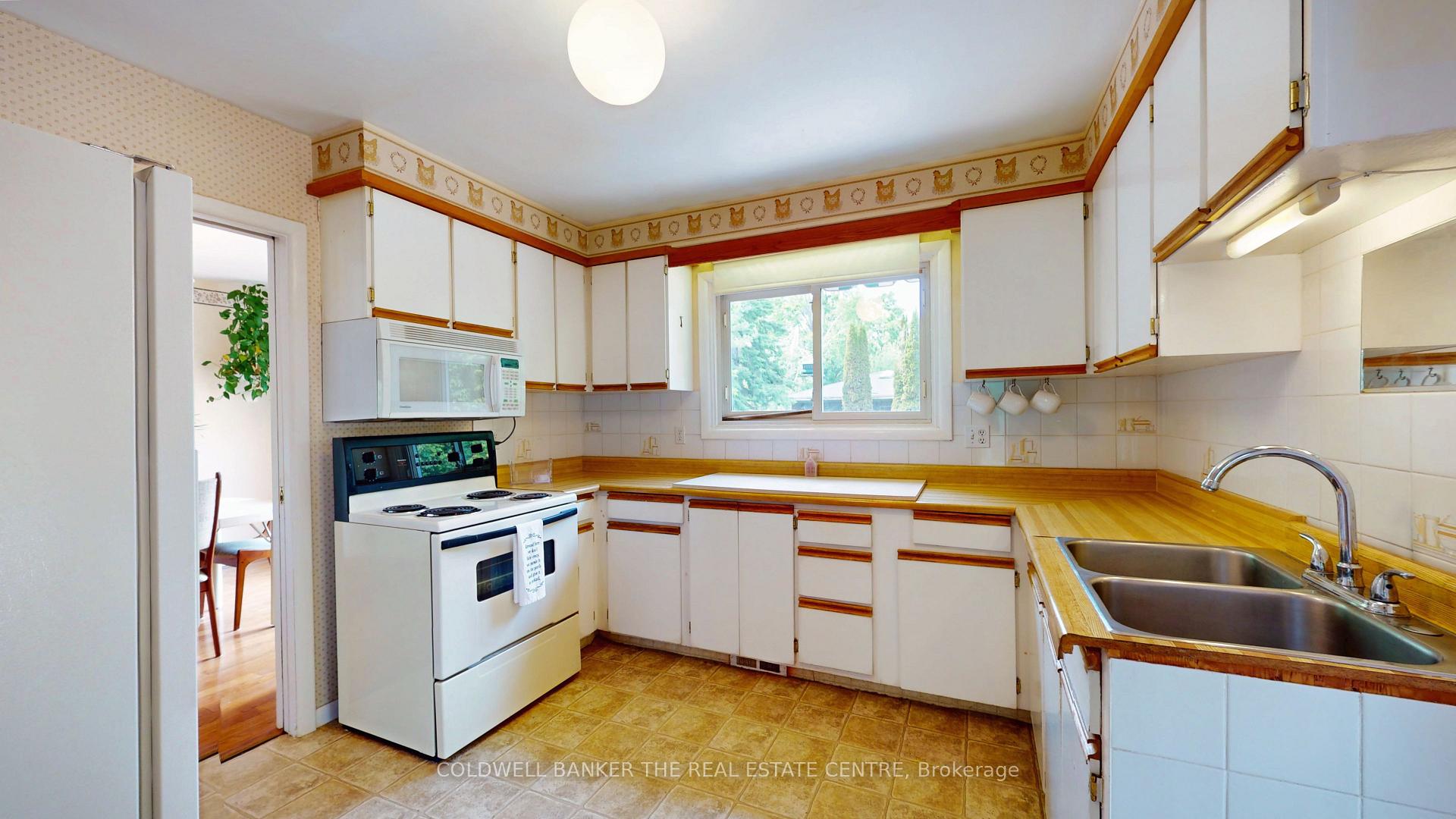 Photo 9 of 14 Francis Road, Orillia — HOMEH