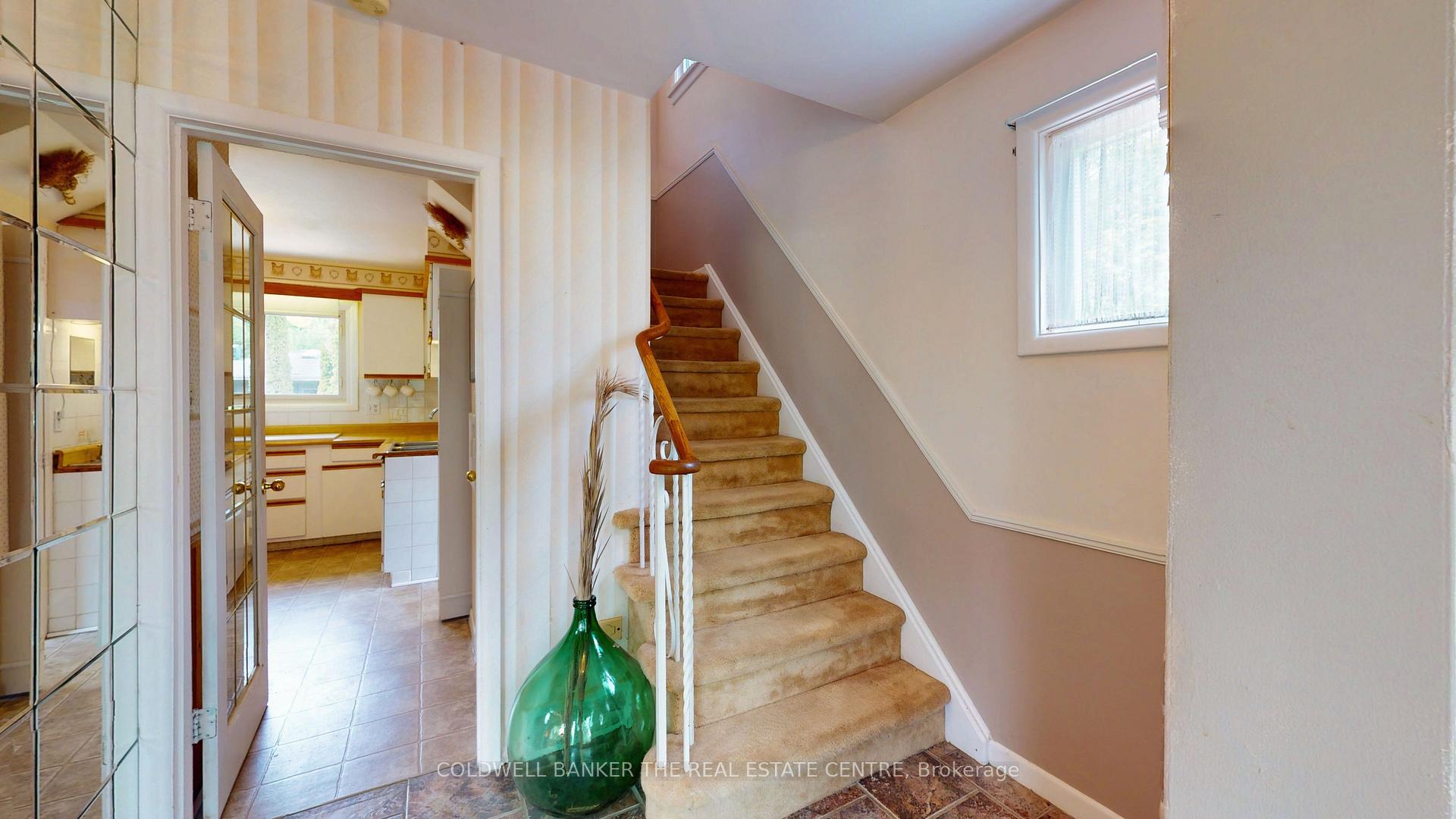 Photo 11 of 14 Francis Road, Orillia — HOMEH