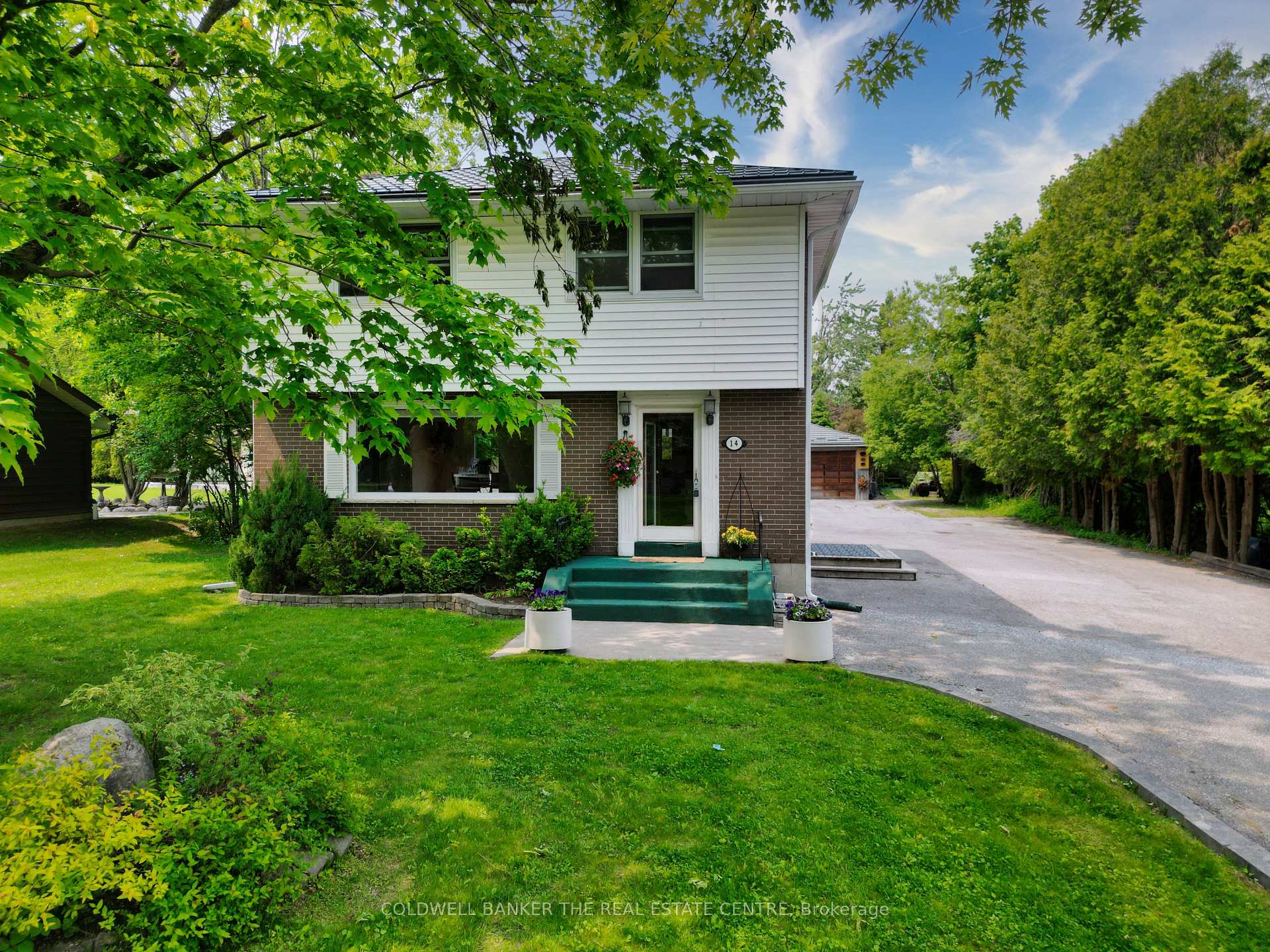 Photo 32 of 14 Francis Road, Orillia — HOMEH