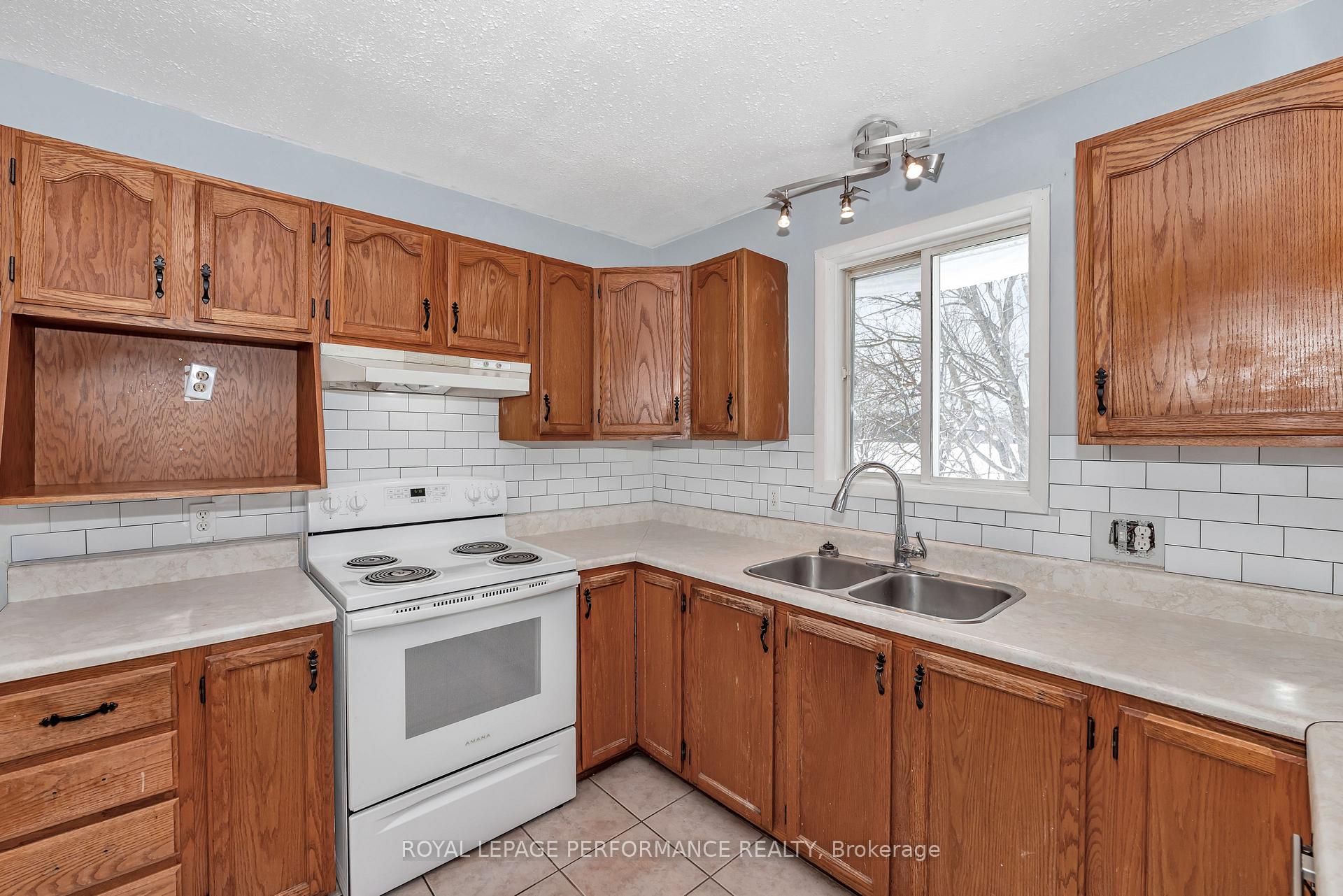 Photo 10 of 4413 Ruissellet Road, Ottawa, Sarsfield/Bearbrook — HOMEH