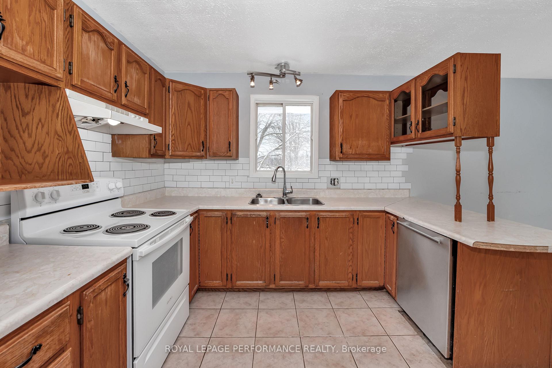 Photo 11 of 4413 Ruissellet Road, Ottawa, Sarsfield/Bearbrook — HOMEH