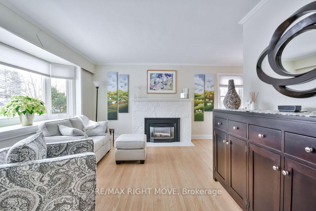 Photo 6 of 46 Dalton Crescent N, Orillia — HOMEH