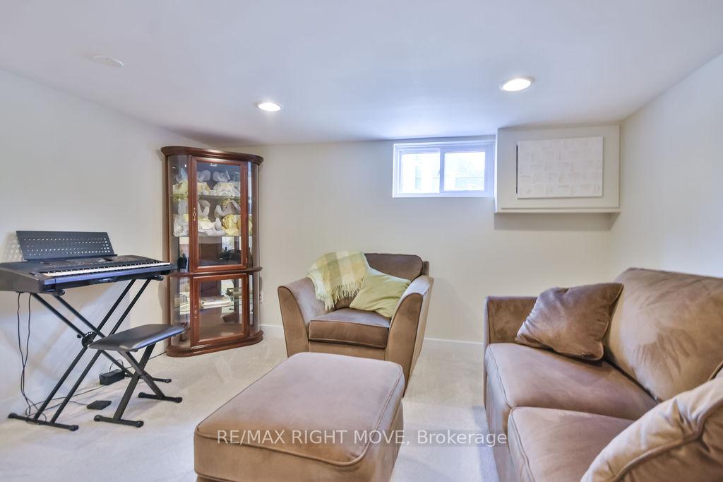 Photo 31 of 46 Dalton Crescent N, Orillia — HOMEH