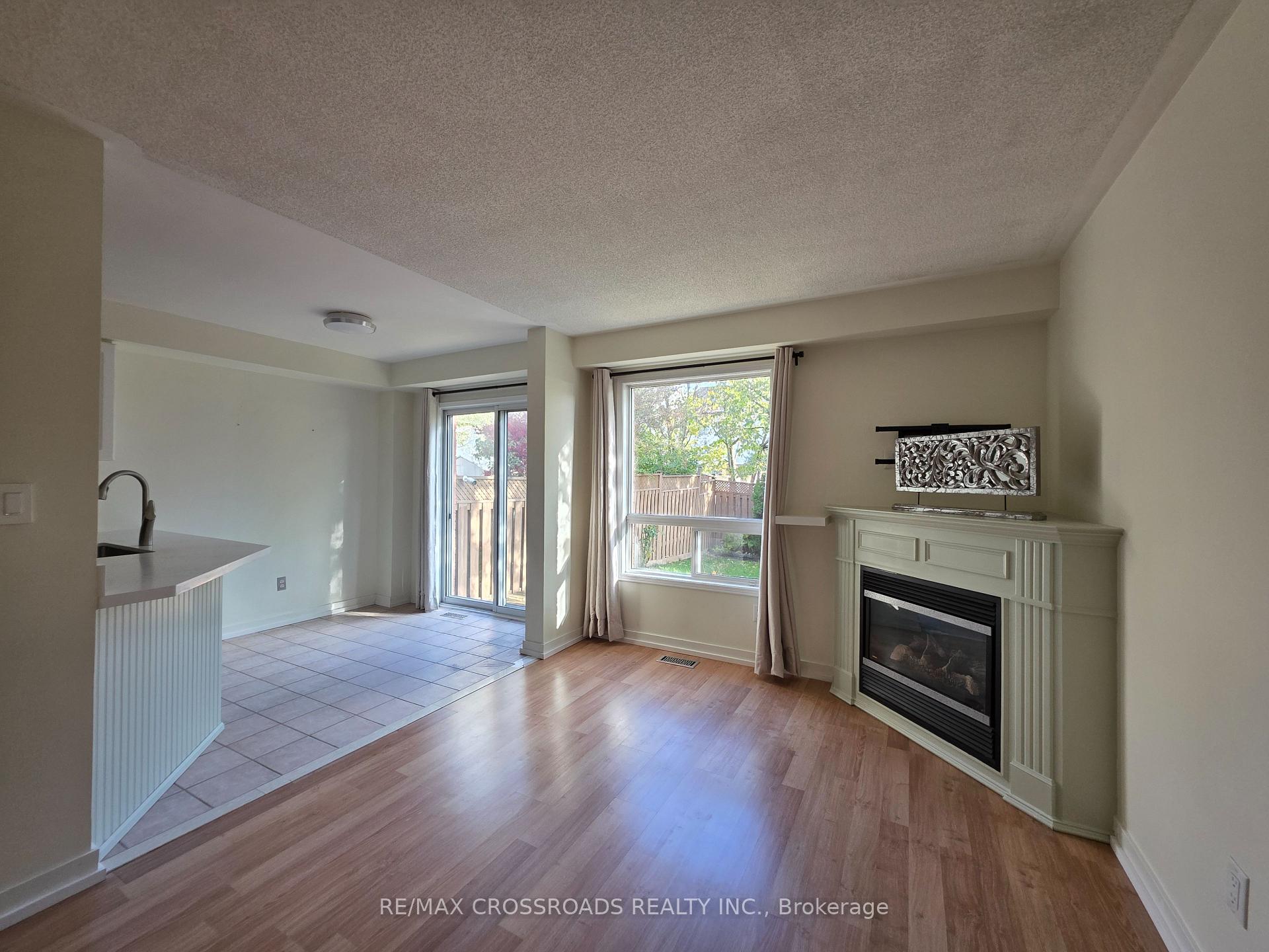Photo 2 of 1725 Woodgate Trail, Oshawa, Samac — HOMEH