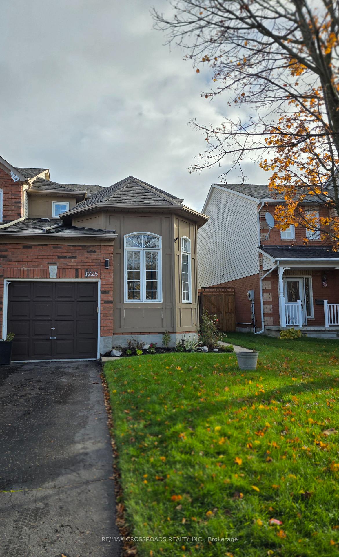 Photo 3 of 1725 Woodgate Trail, Oshawa, Samac — HOMEH