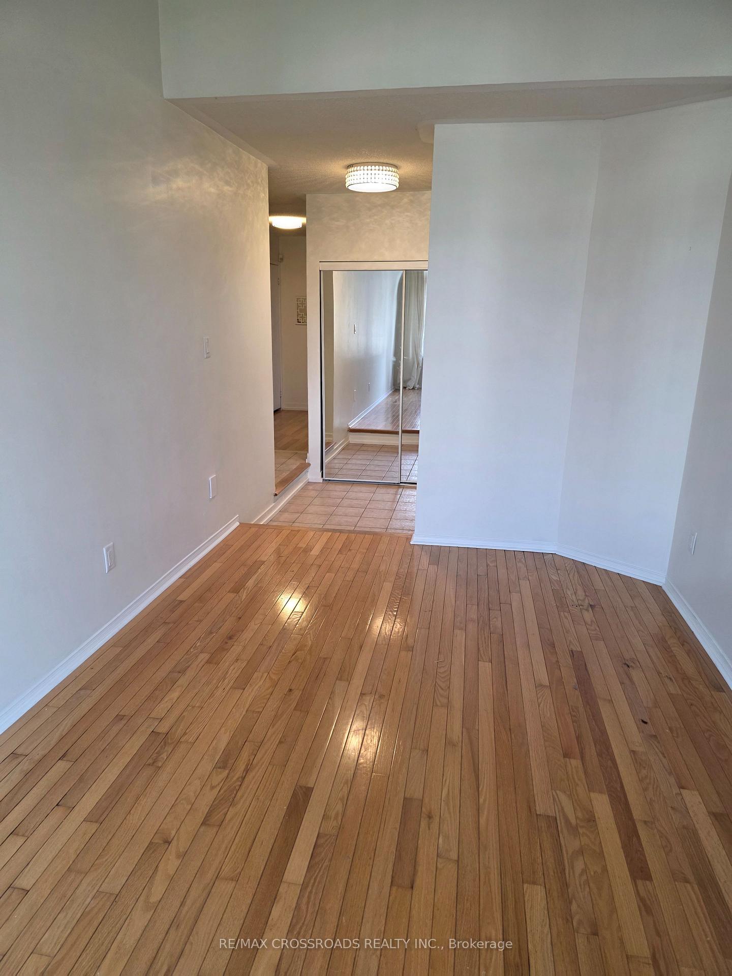 Photo 7 of 1725 Woodgate Trail, Oshawa, Samac — HOMEH