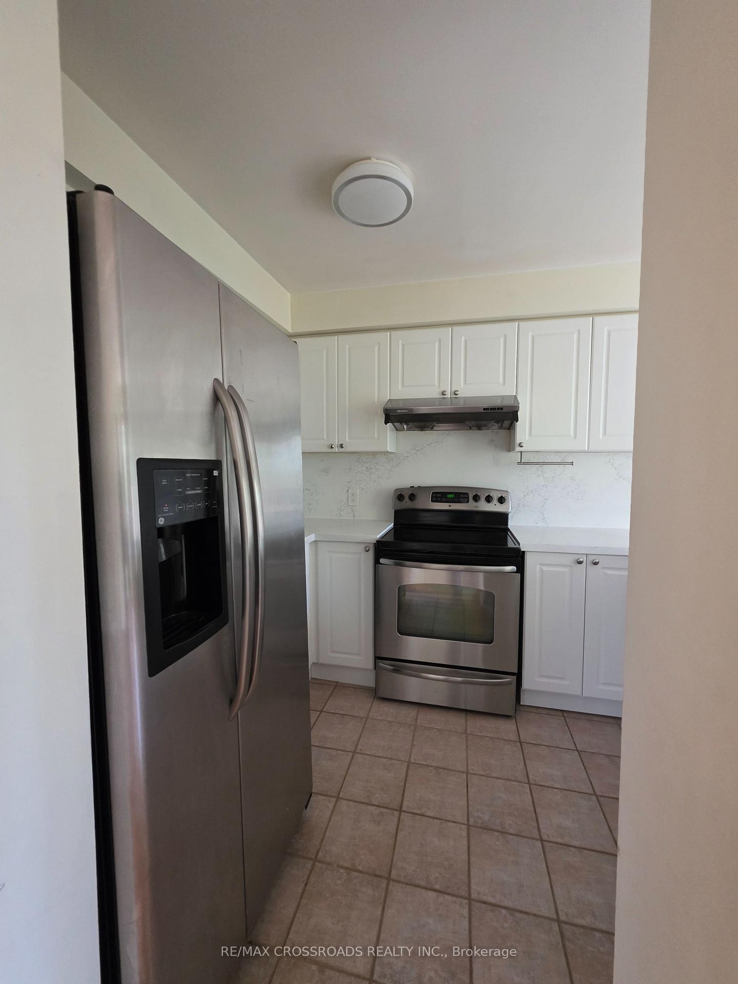 Photo 11 of 1725 Woodgate Trail, Oshawa, Samac — HOMEH