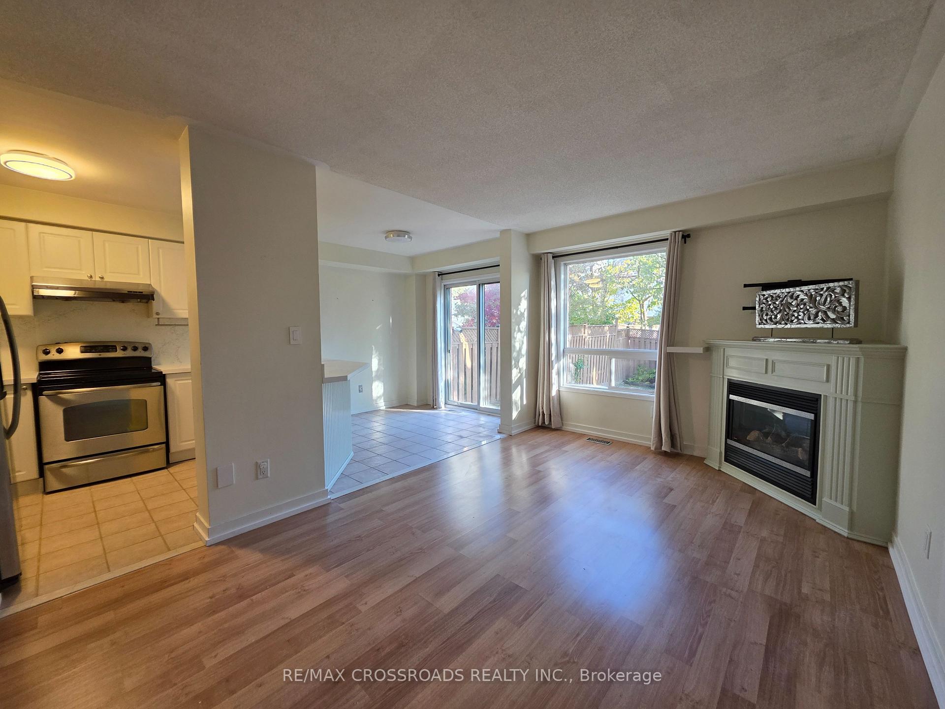 Photo 12 of 1725 Woodgate Trail, Oshawa, Samac — HOMEH
