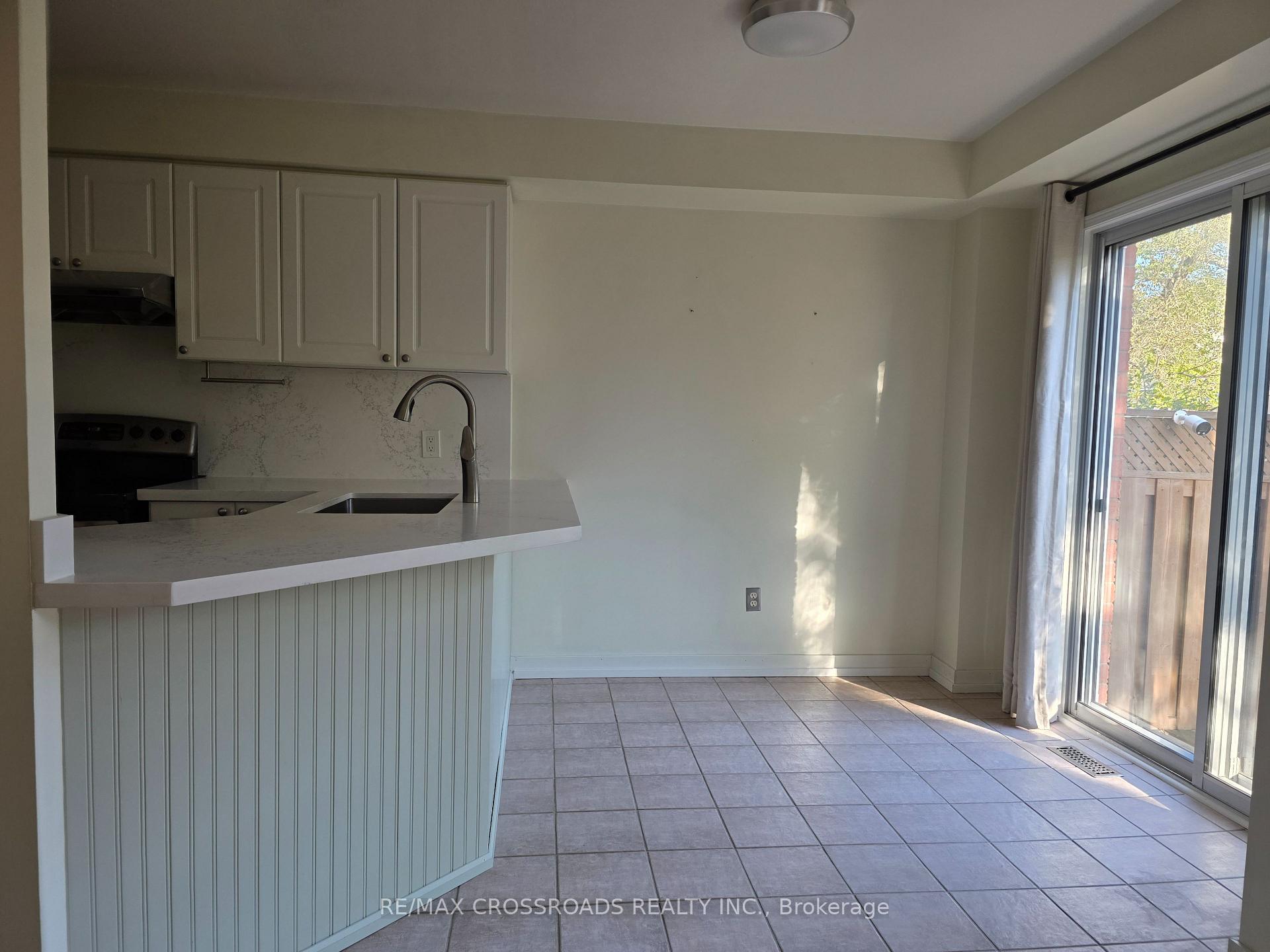 Photo 14 of 1725 Woodgate Trail, Oshawa, Samac — HOMEH