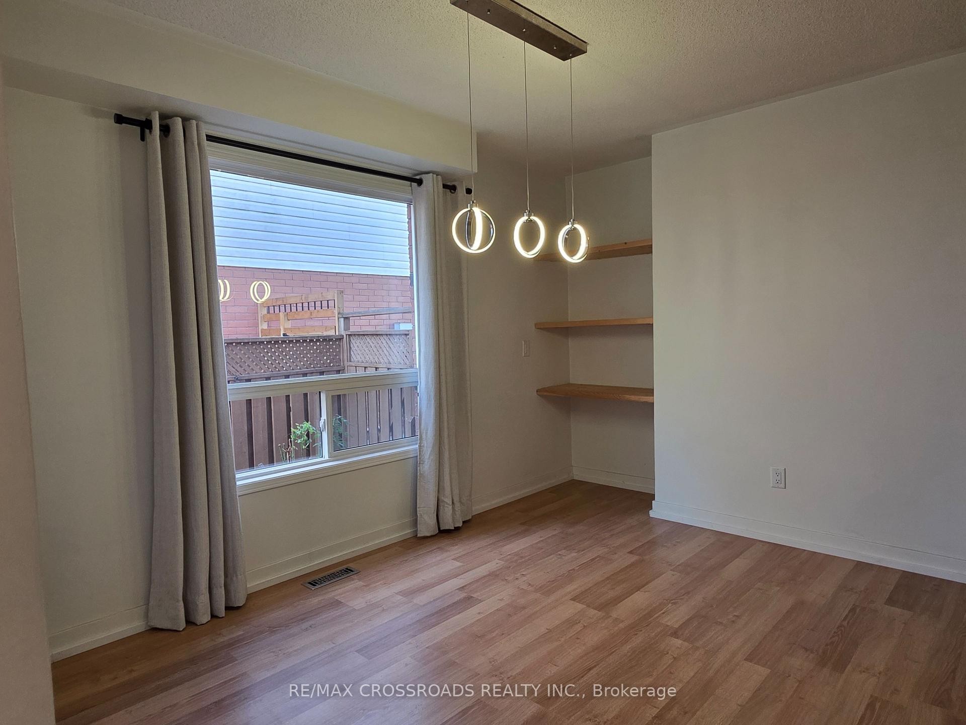 Photo 16 of 1725 Woodgate Trail, Oshawa, Samac — HOMEH