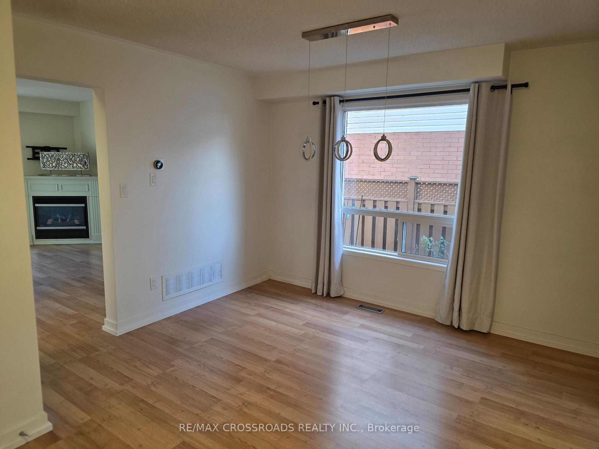 Photo 18 of 1725 Woodgate Trail, Oshawa, Samac — HOMEH