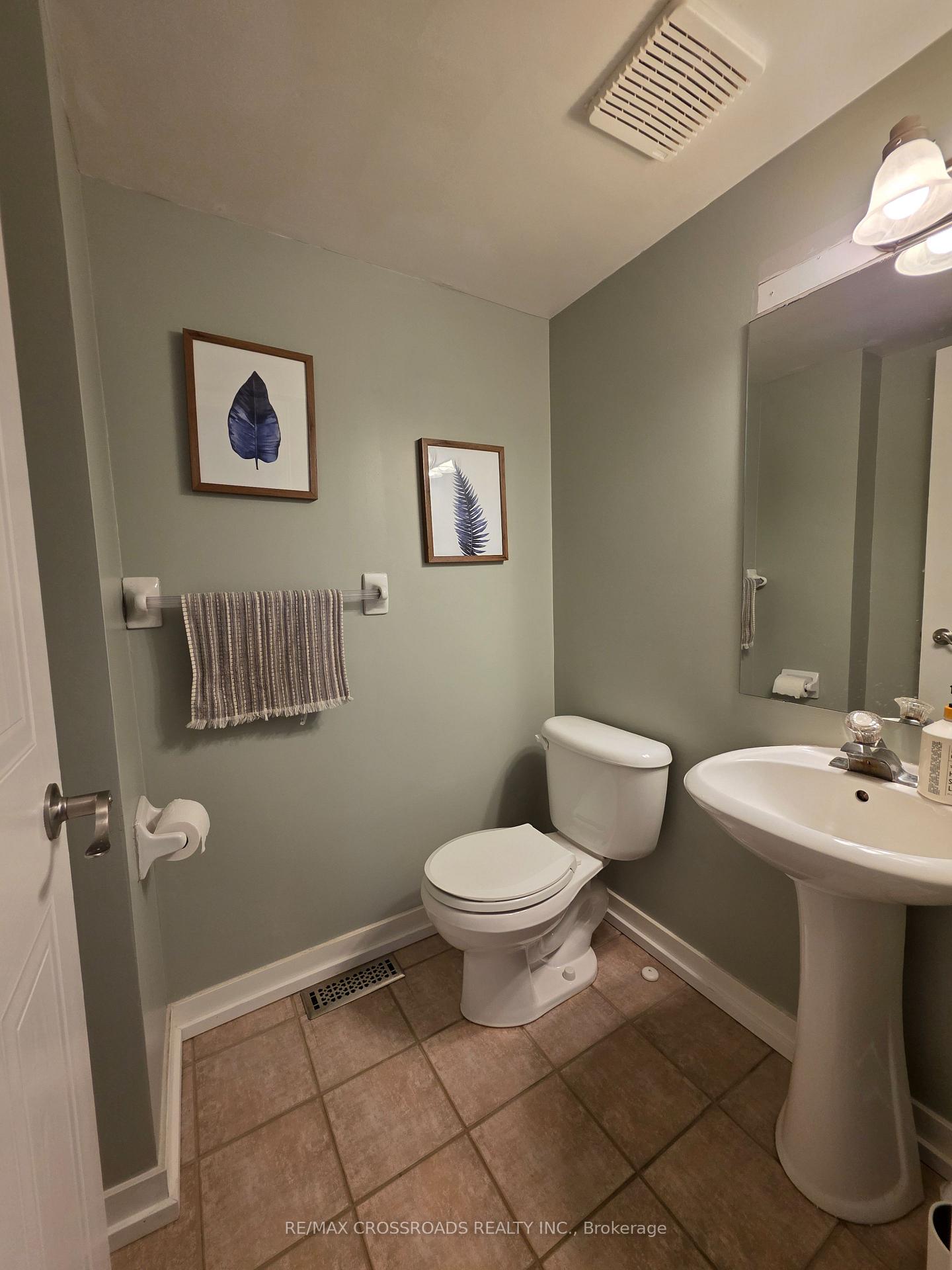Photo 19 of 1725 Woodgate Trail, Oshawa, Samac — HOMEH