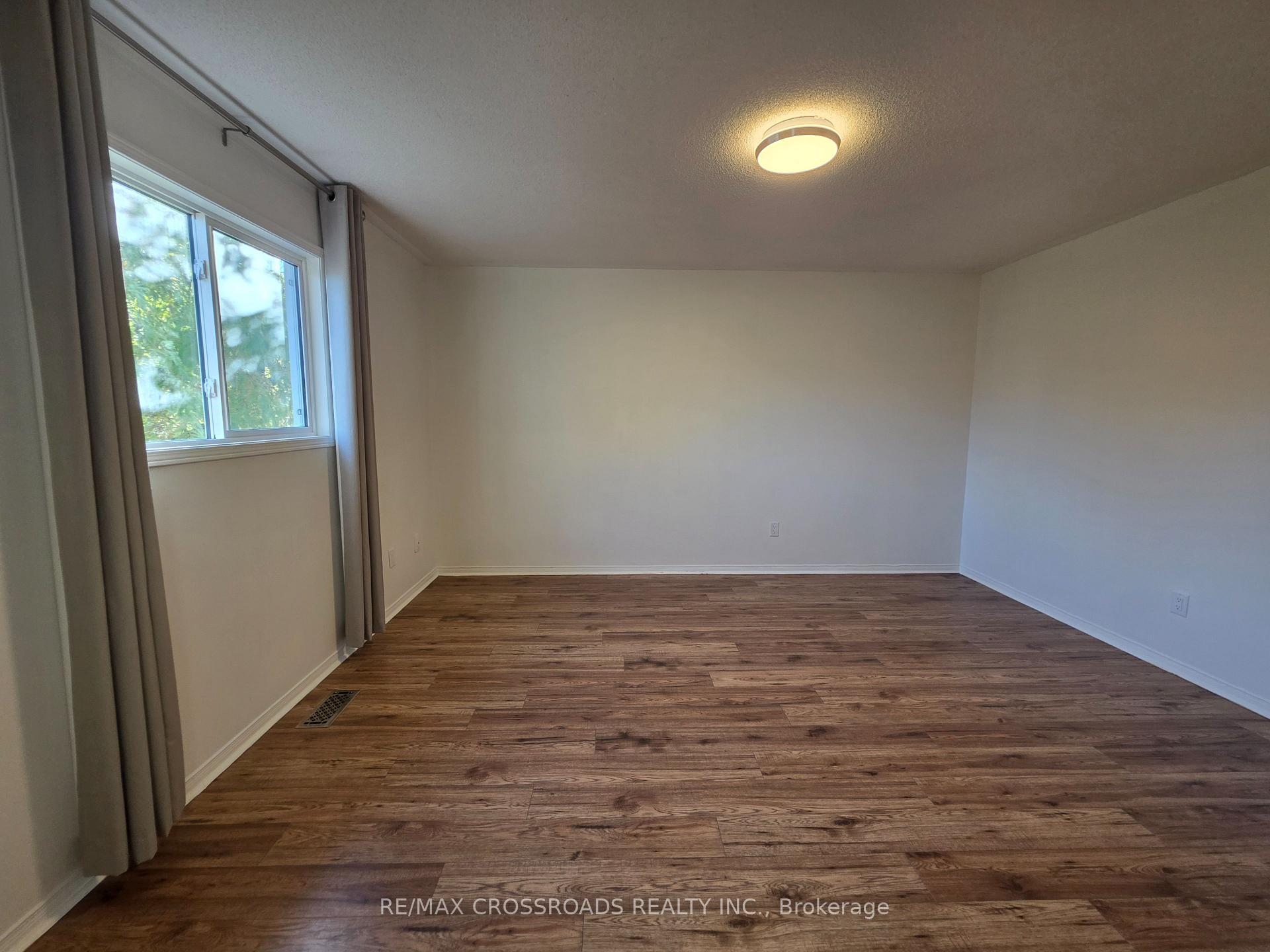 Photo 22 of 1725 Woodgate Trail, Oshawa, Samac — HOMEH
