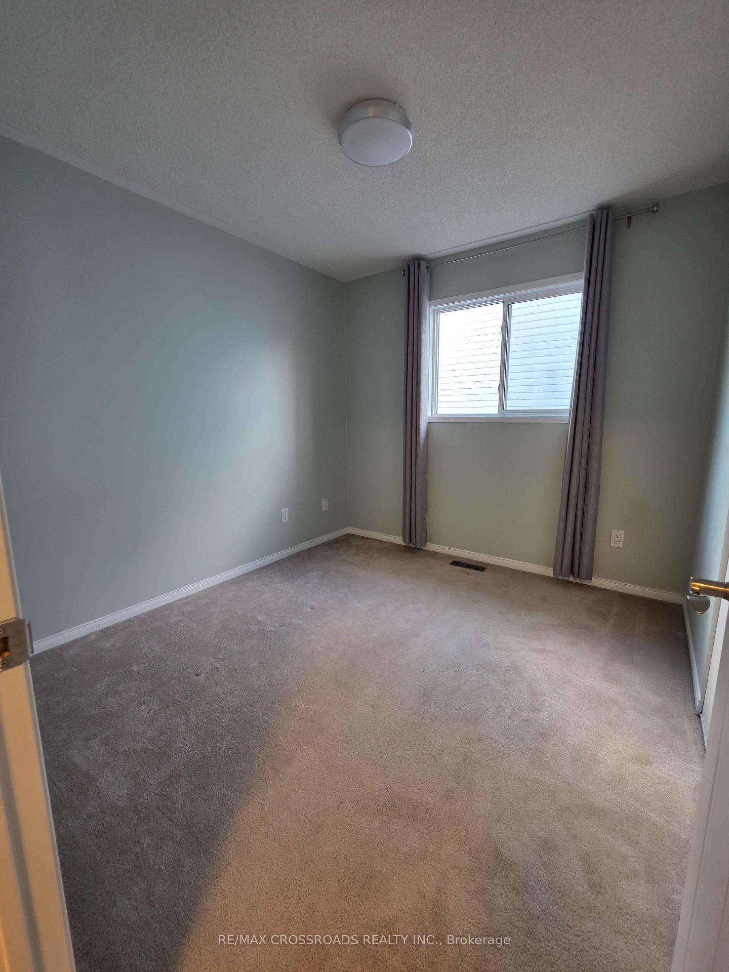 Photo 26 of 1725 Woodgate Trail, Oshawa, Samac — HOMEH