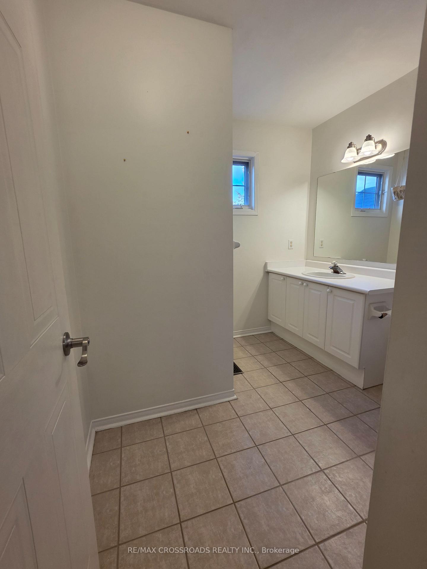 Photo 30 of 1725 Woodgate Trail, Oshawa, Samac — HOMEH