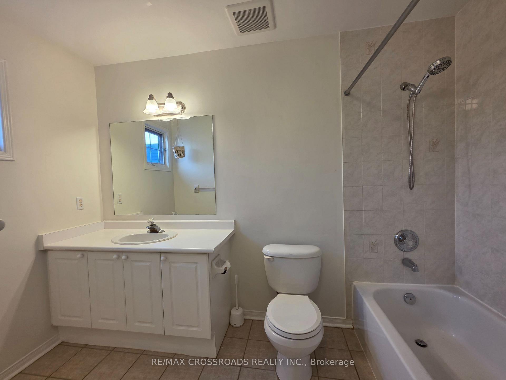 Photo 31 of 1725 Woodgate Trail, Oshawa, Samac — HOMEH