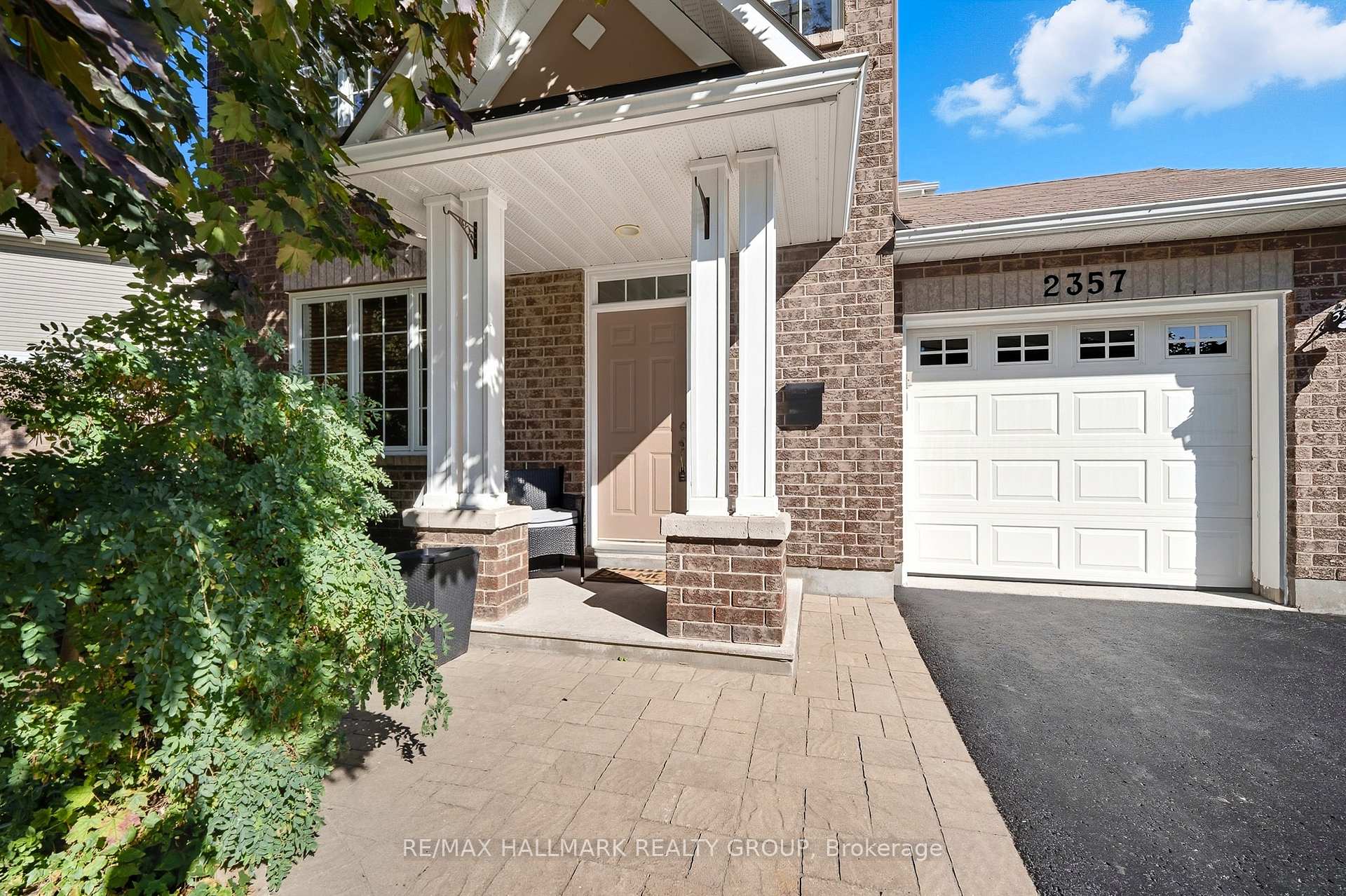 Photo 2 of 2357 Raintree Drive, Ottawa, Chapel Hill South - Orleans Village — HOMEH